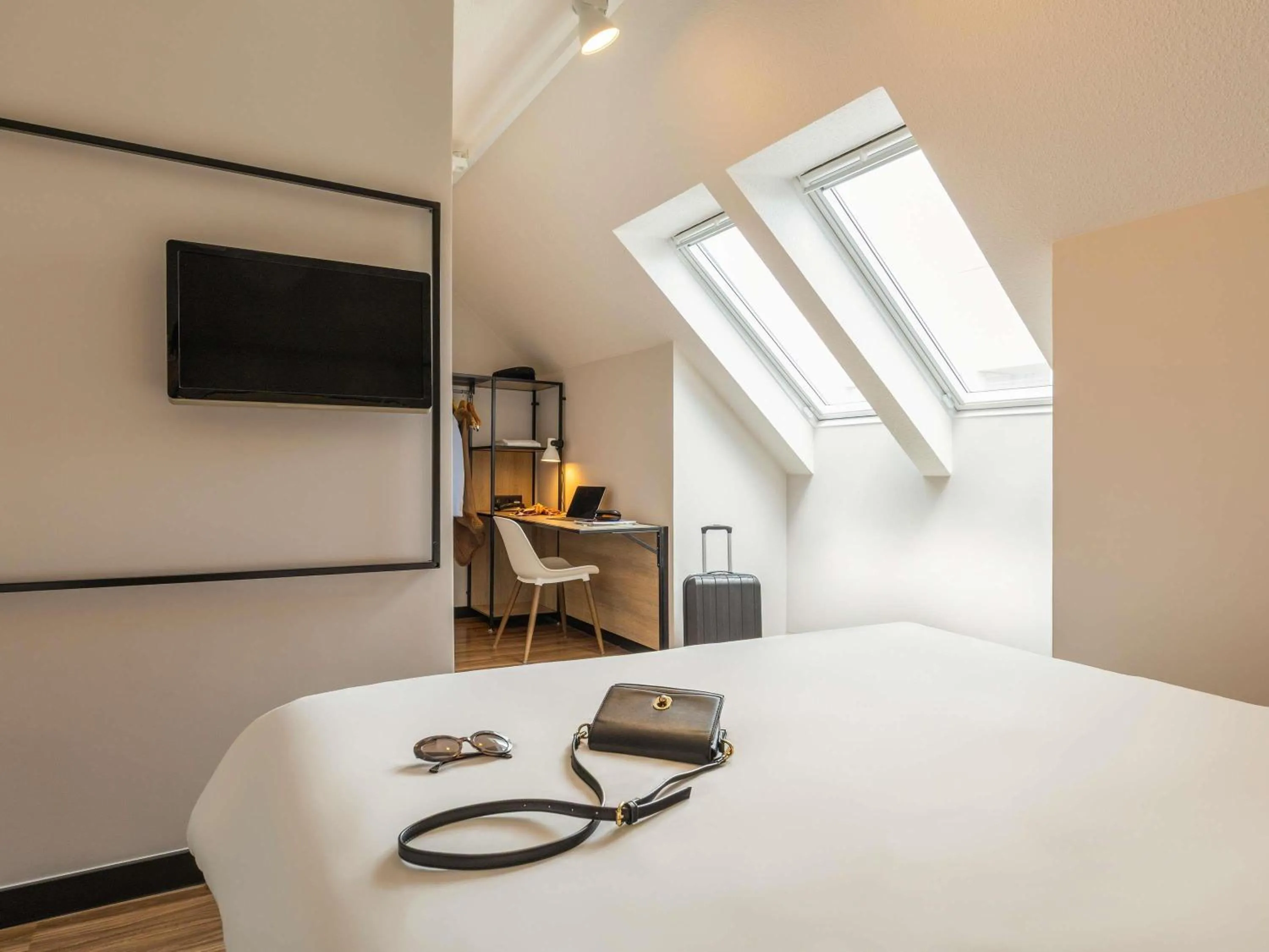 Bedroom, Bed in Ibis Namur Centre