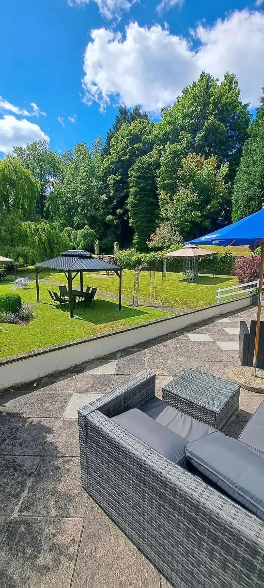 Patio in The Paddocks Hotel