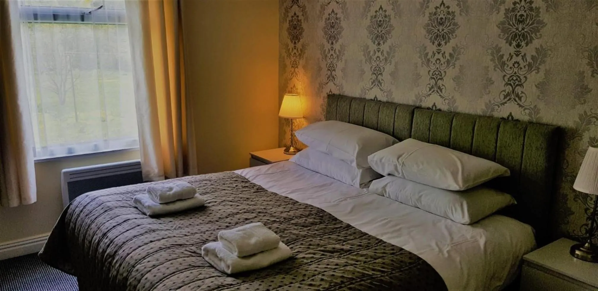 Bed in The Paddocks Hotel
