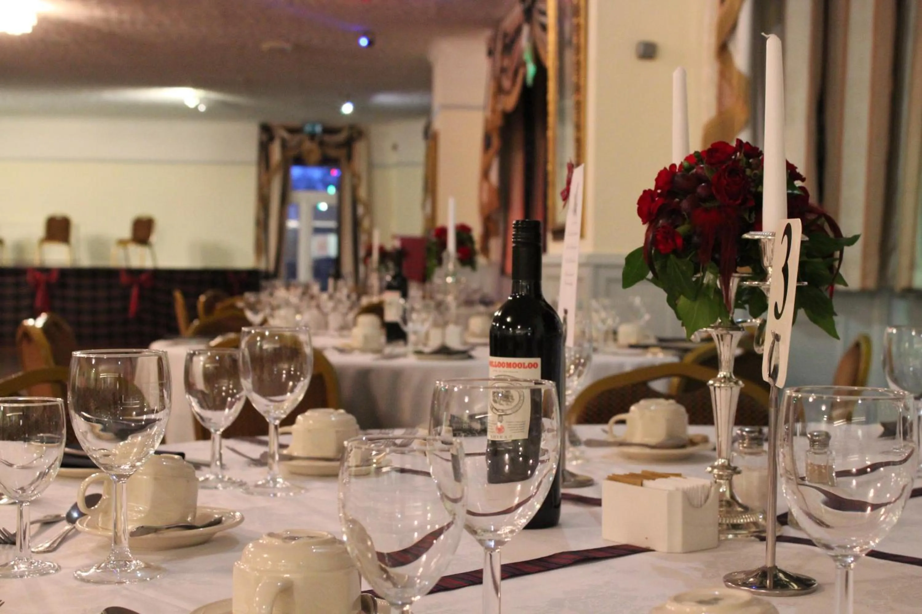 Restaurant/places to eat in The Paddocks Hotel