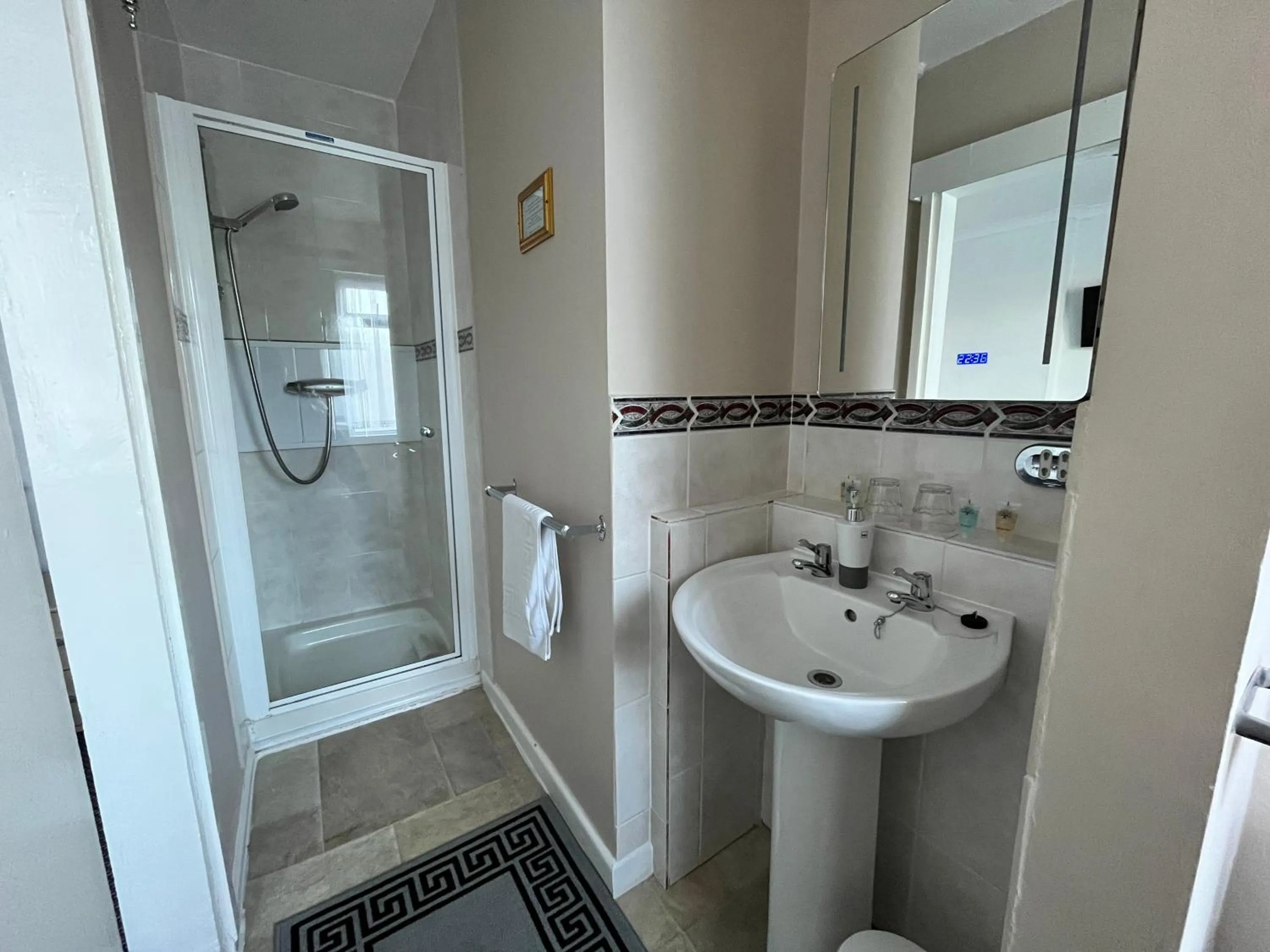 Shower in The Paddocks Hotel