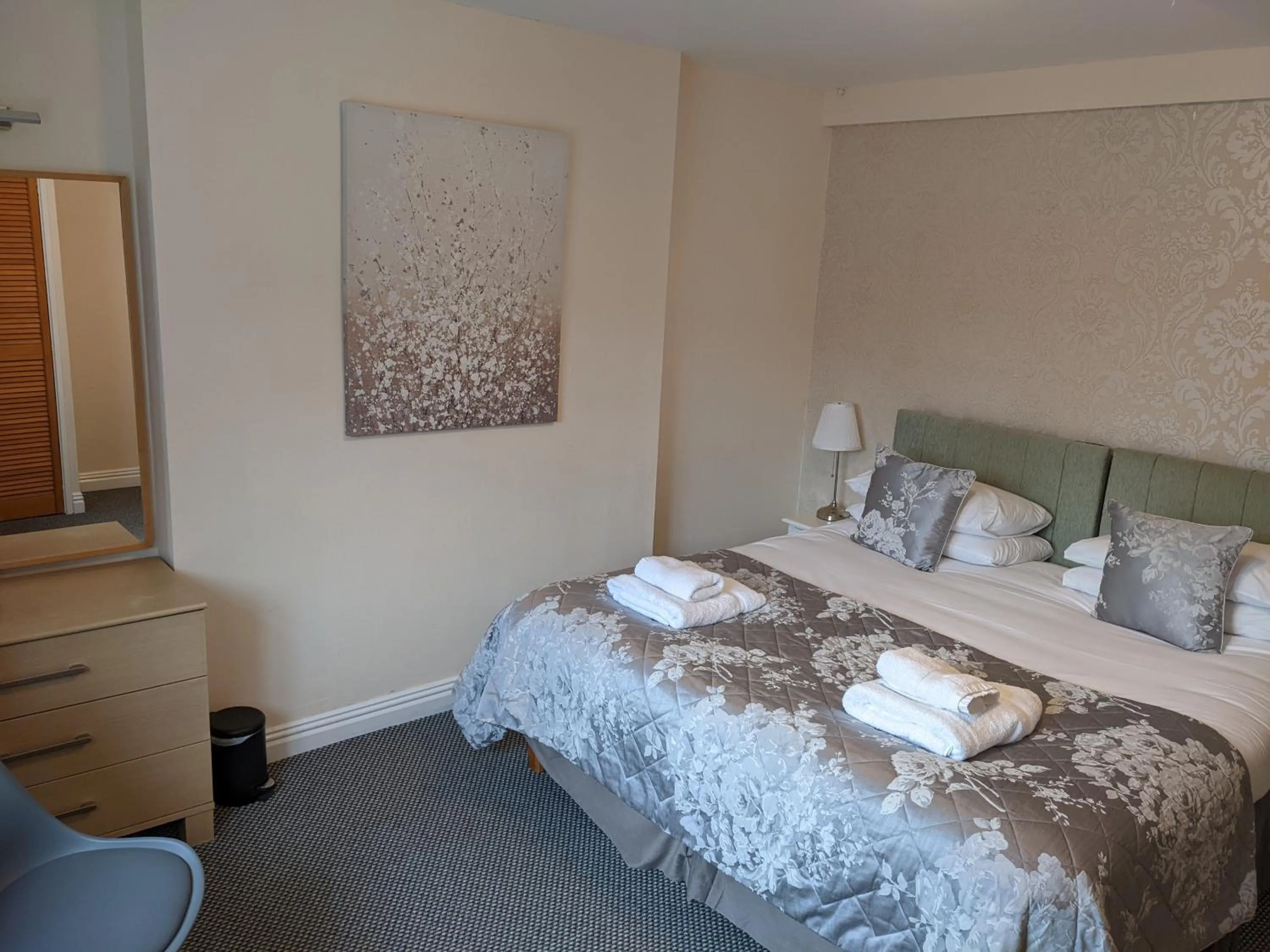 Bed in The Paddocks Hotel