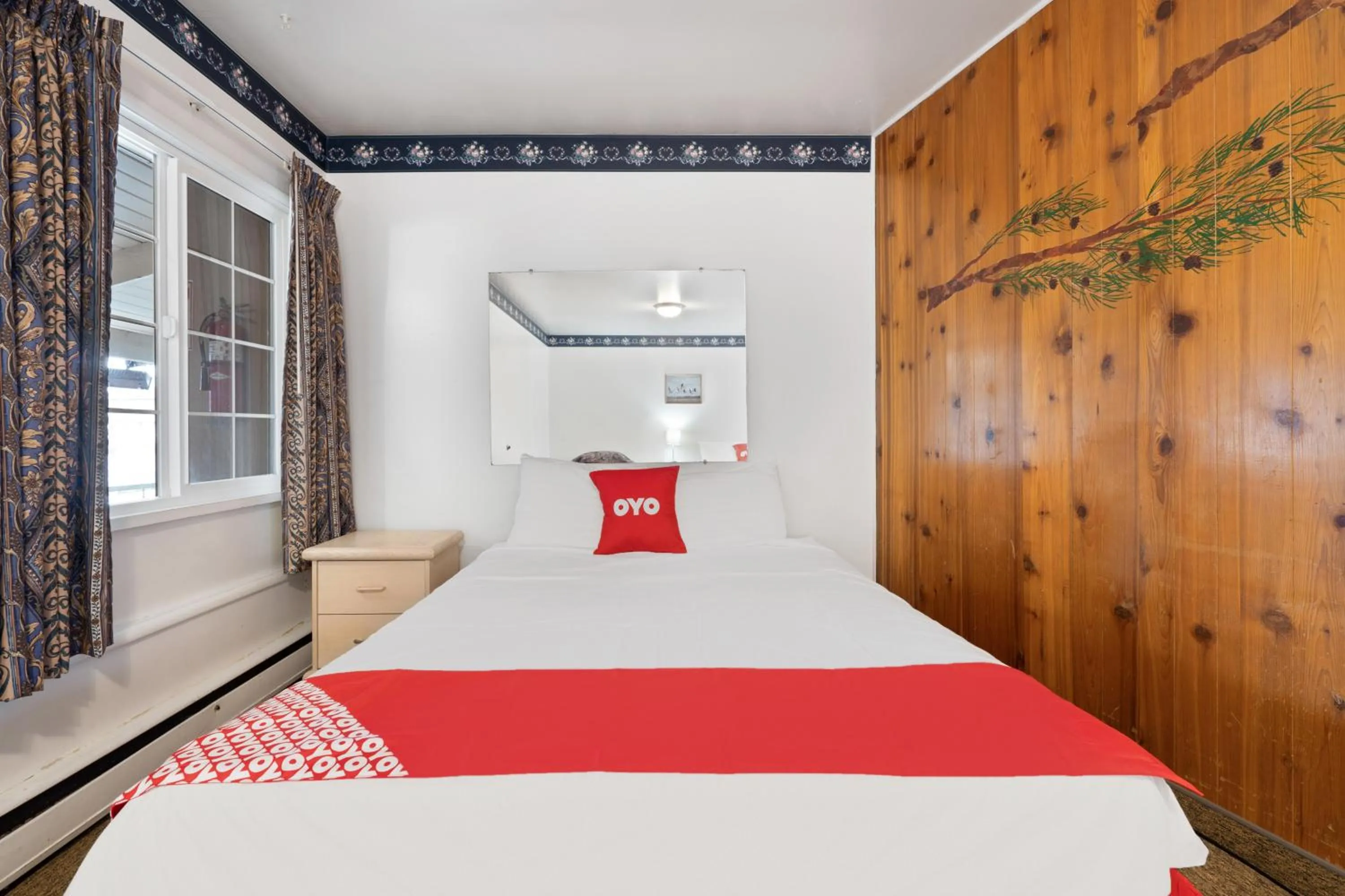 Bedroom in OYO Silver Spur Burns Hwy 20