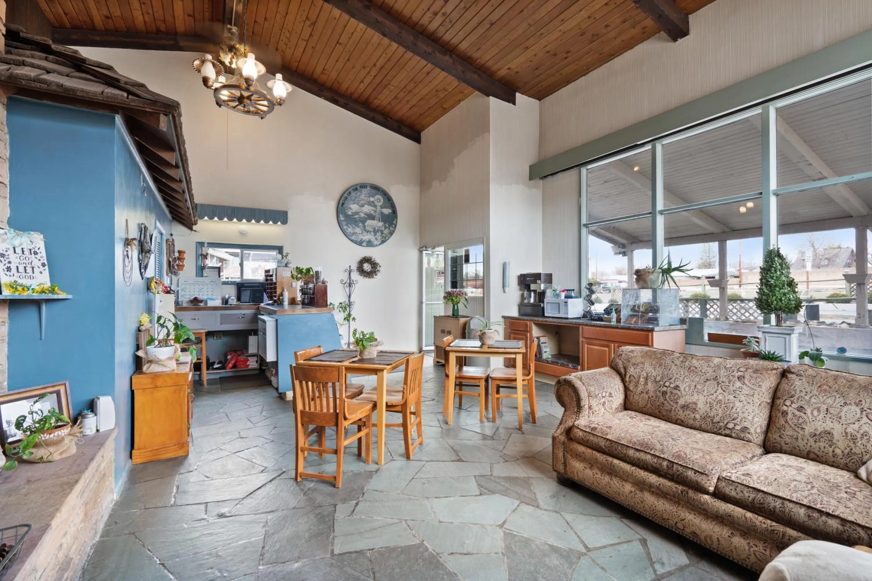 Lobby or reception in OYO Silver Spur Burns Hwy 20