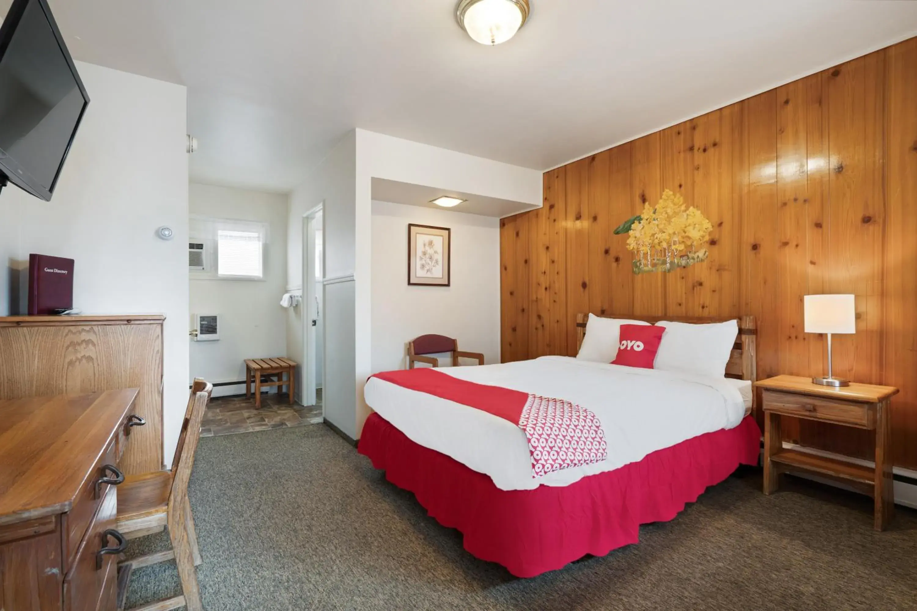 Queen Room in OYO Silver Spur Burns Hwy 20 Queen Room in OYO Silver Spur Burns Hwy 20