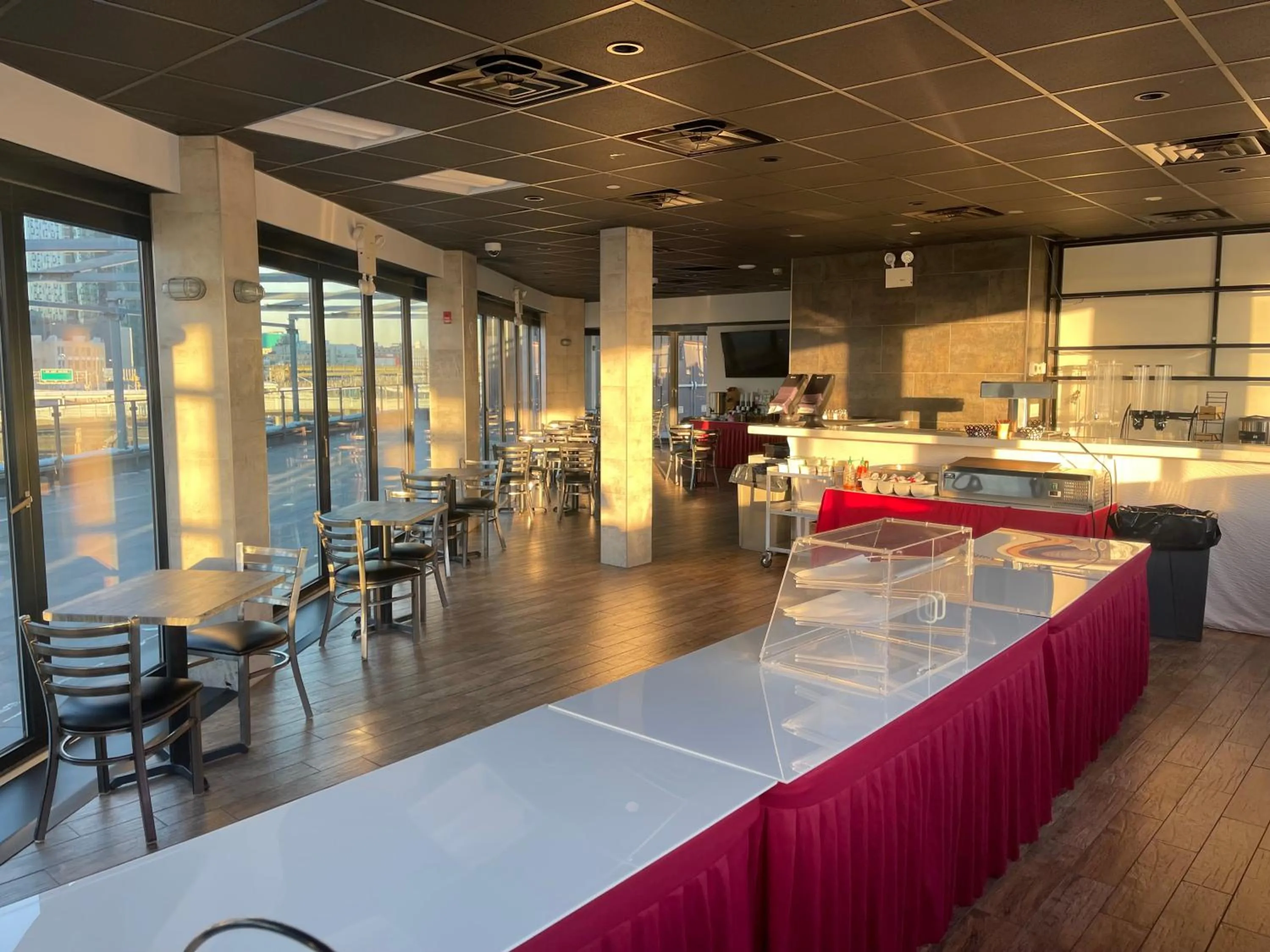 Breakfast in Feather Factory Hotel