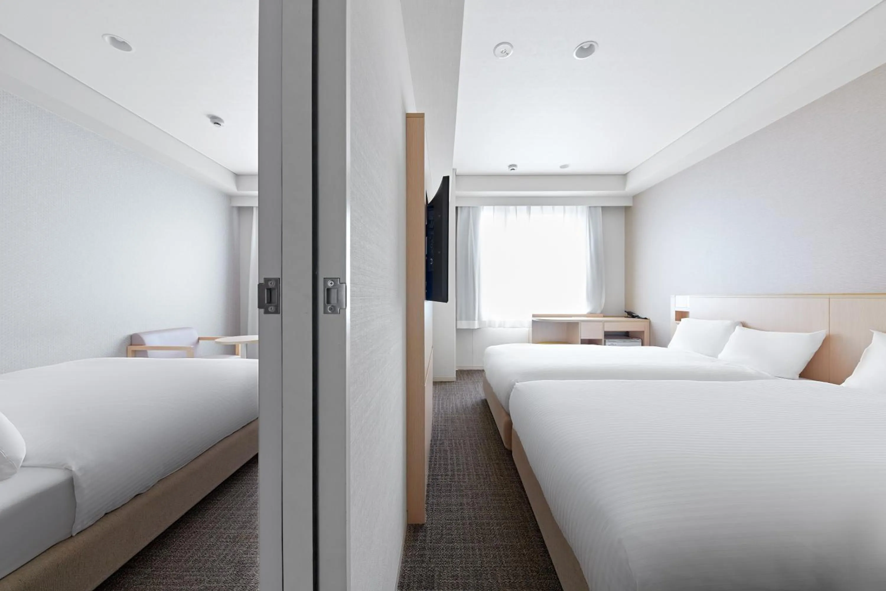 Bed in Sotetsu Fresa Inn Kyoto-Hachijoguchi