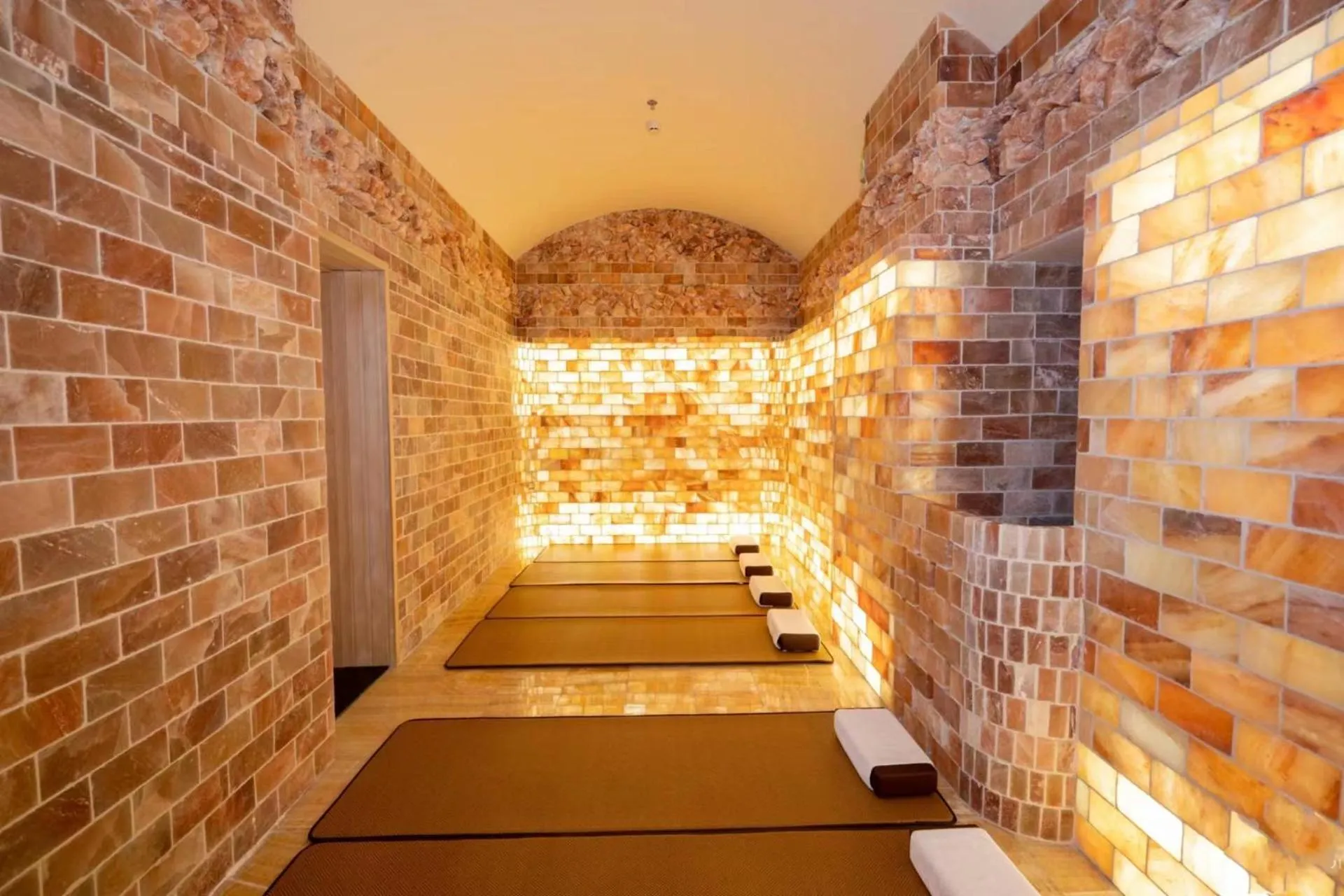 The Anandi Hotel and SPA - Luxury Healing Hotel for Wellbeing