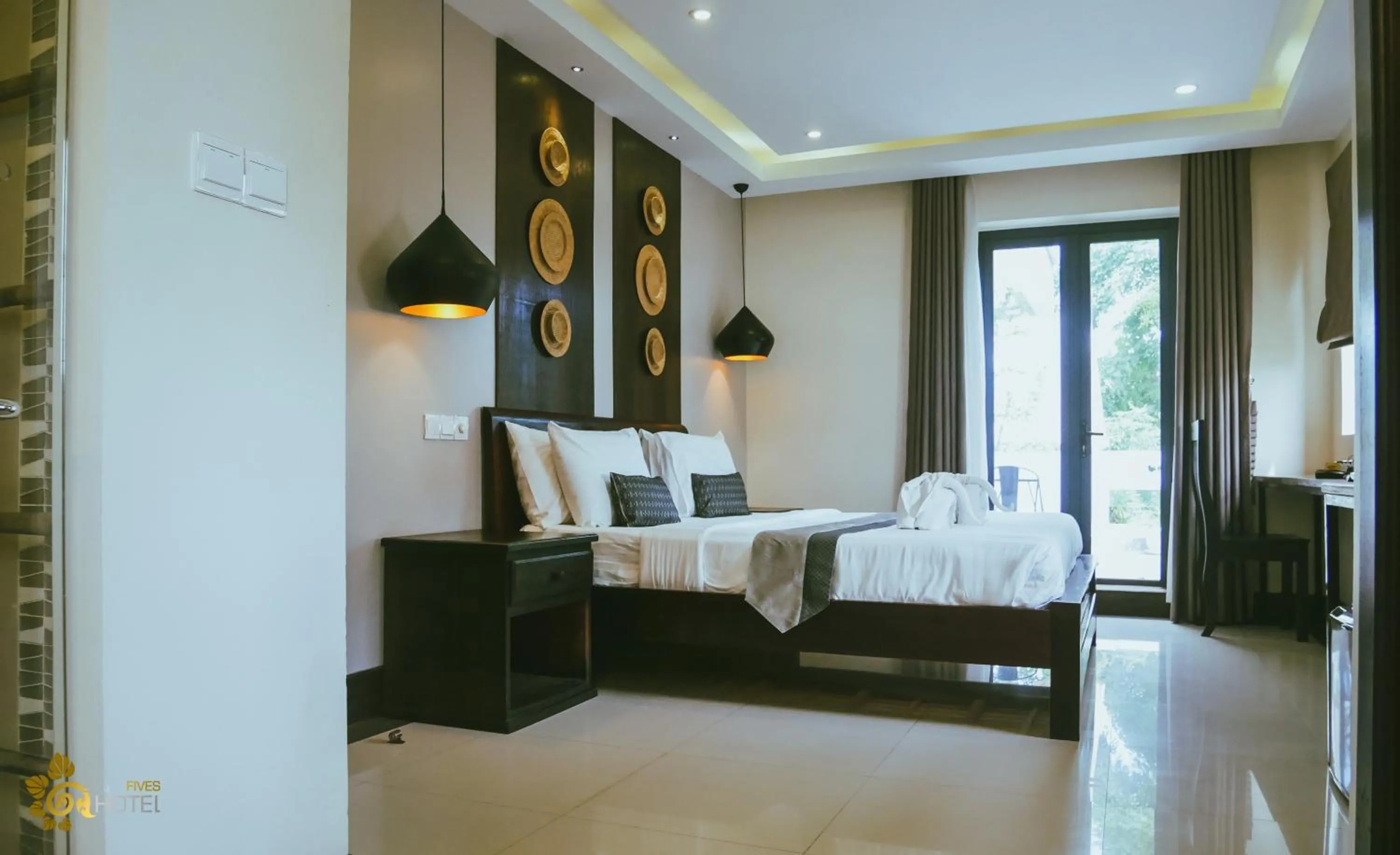 Bedroom, Bed in Hotel Five.S