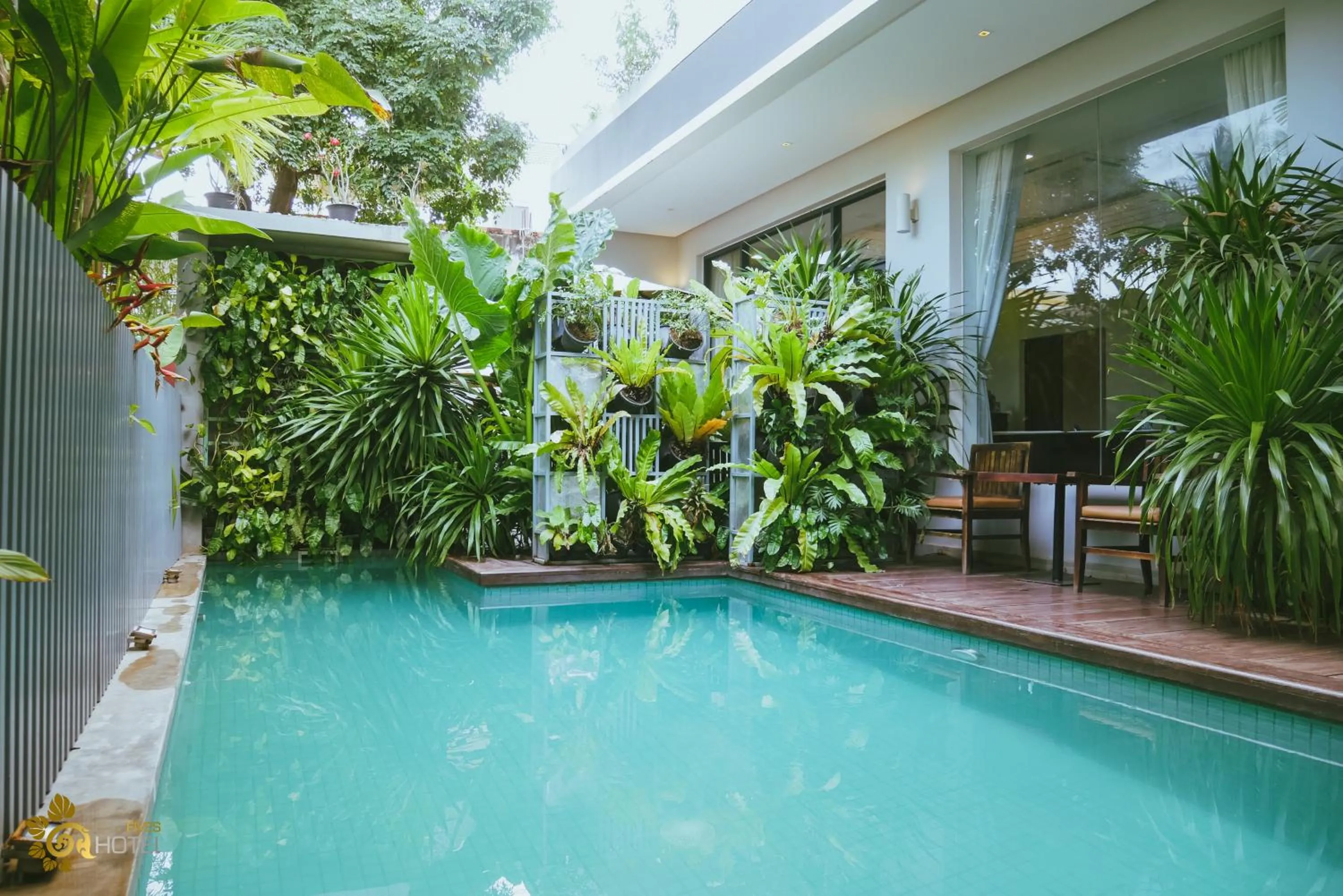 Pool view in Hotel Five.S