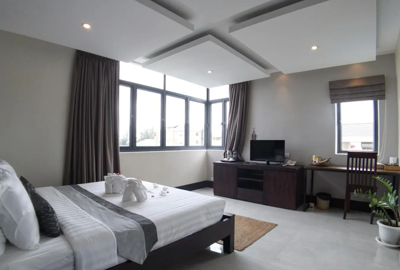 Bedroom, Bed in Hotel Five.S