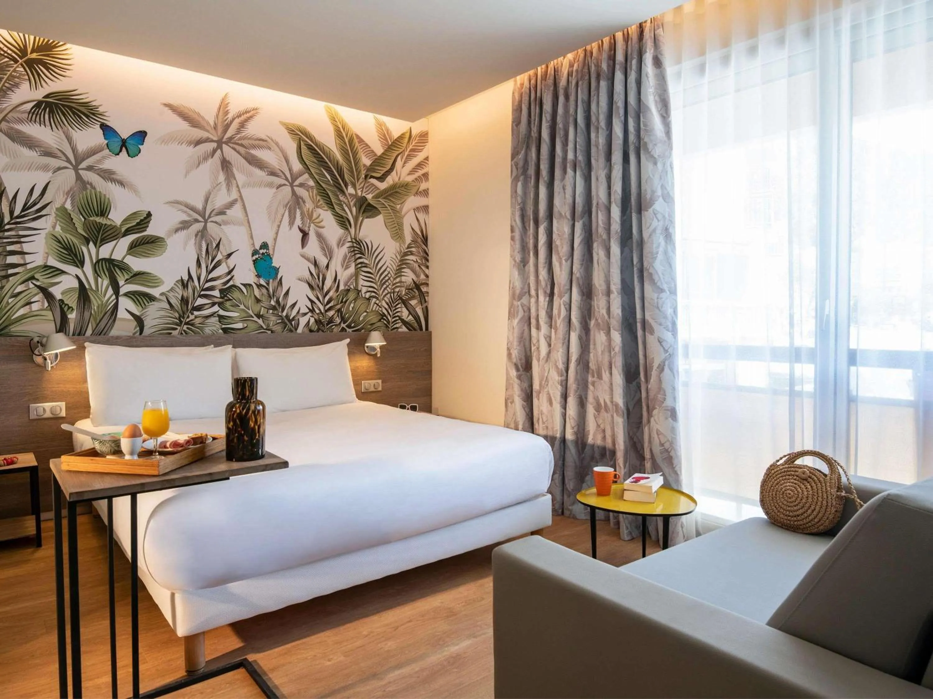 Bedroom, Bed in ibis Styles Beaulieu sur Mer