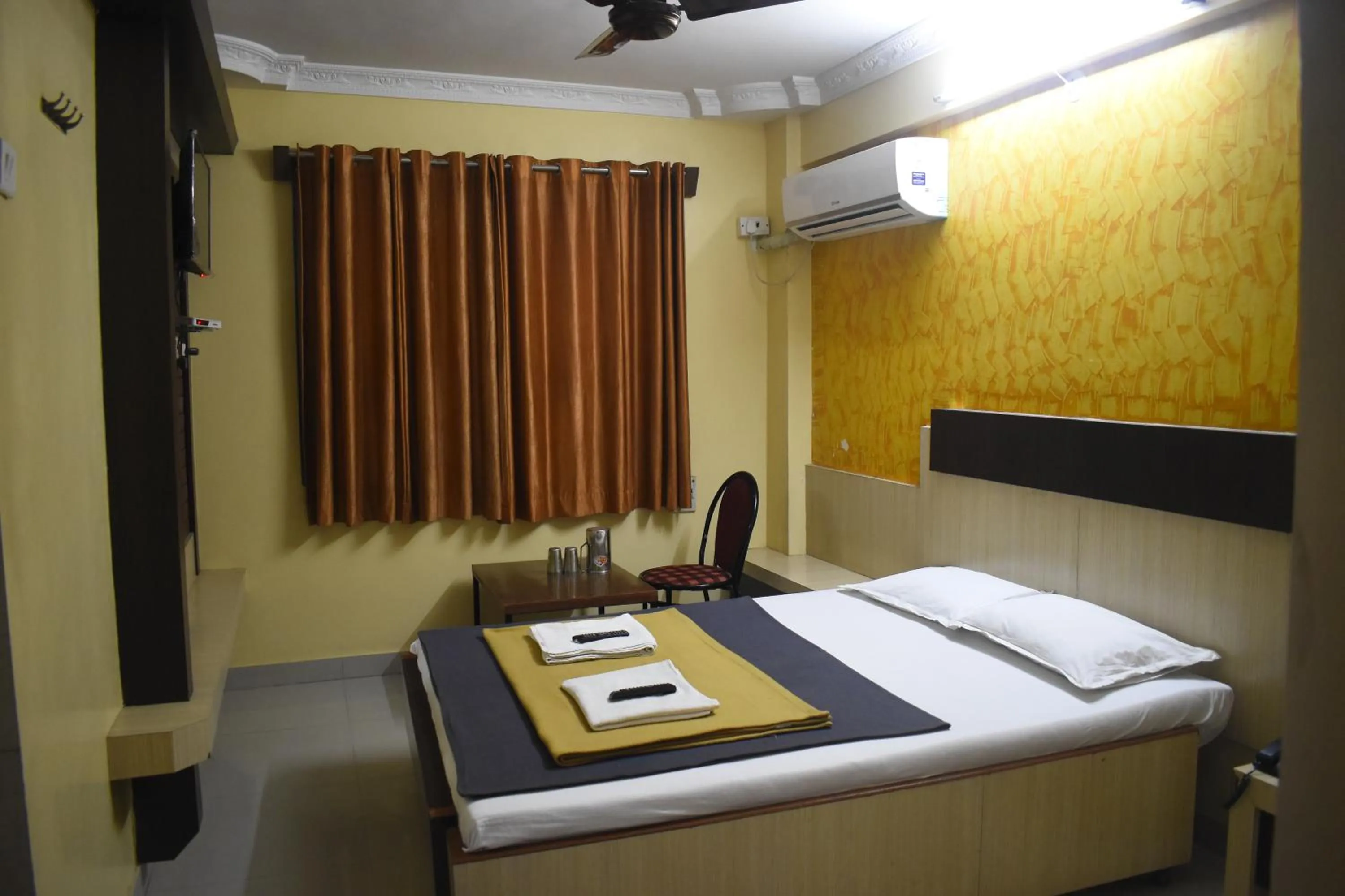 Bed in Hotel Sai Vishwa