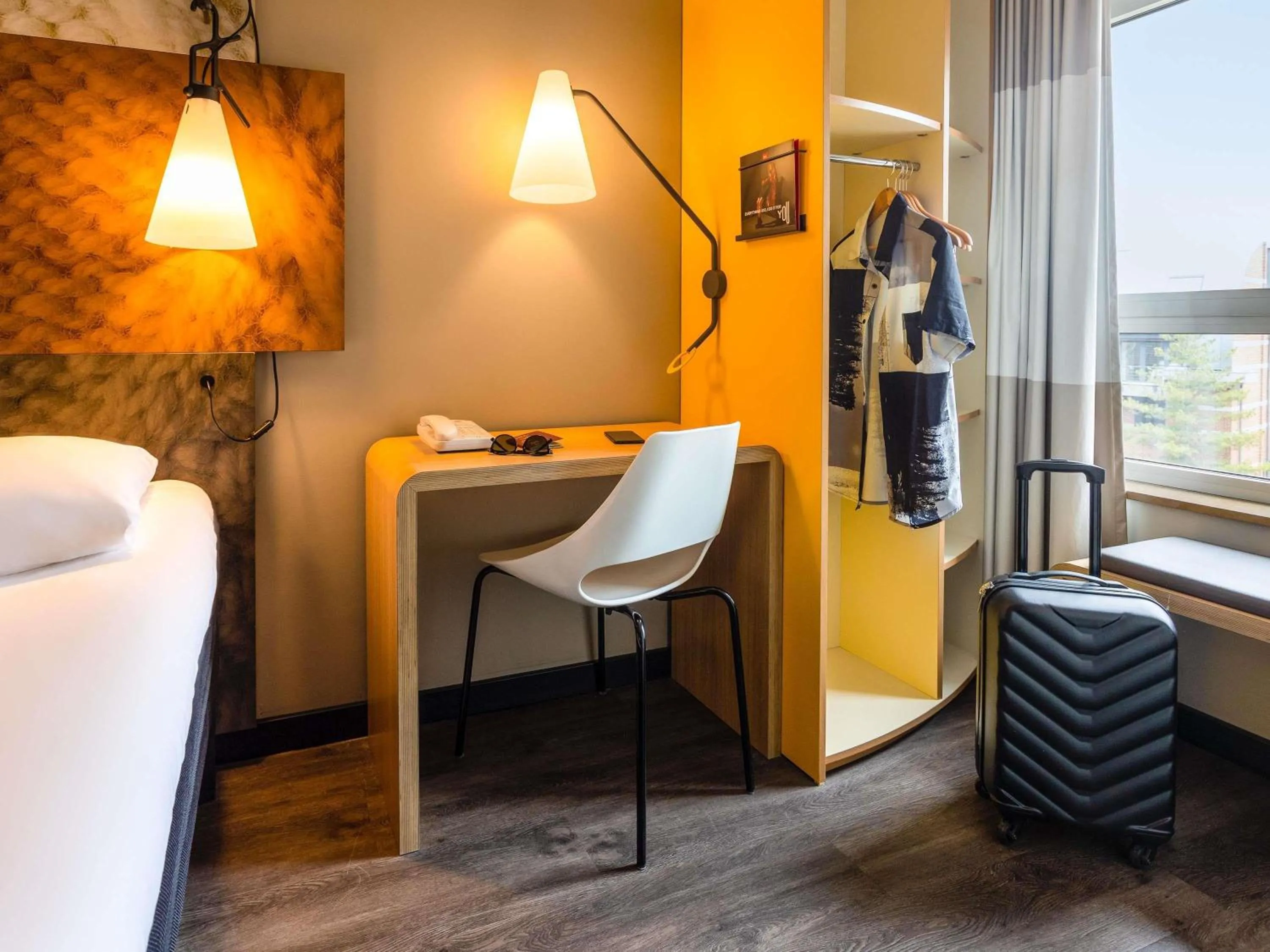 Bedroom, Bed in ibis Leuven Centrum