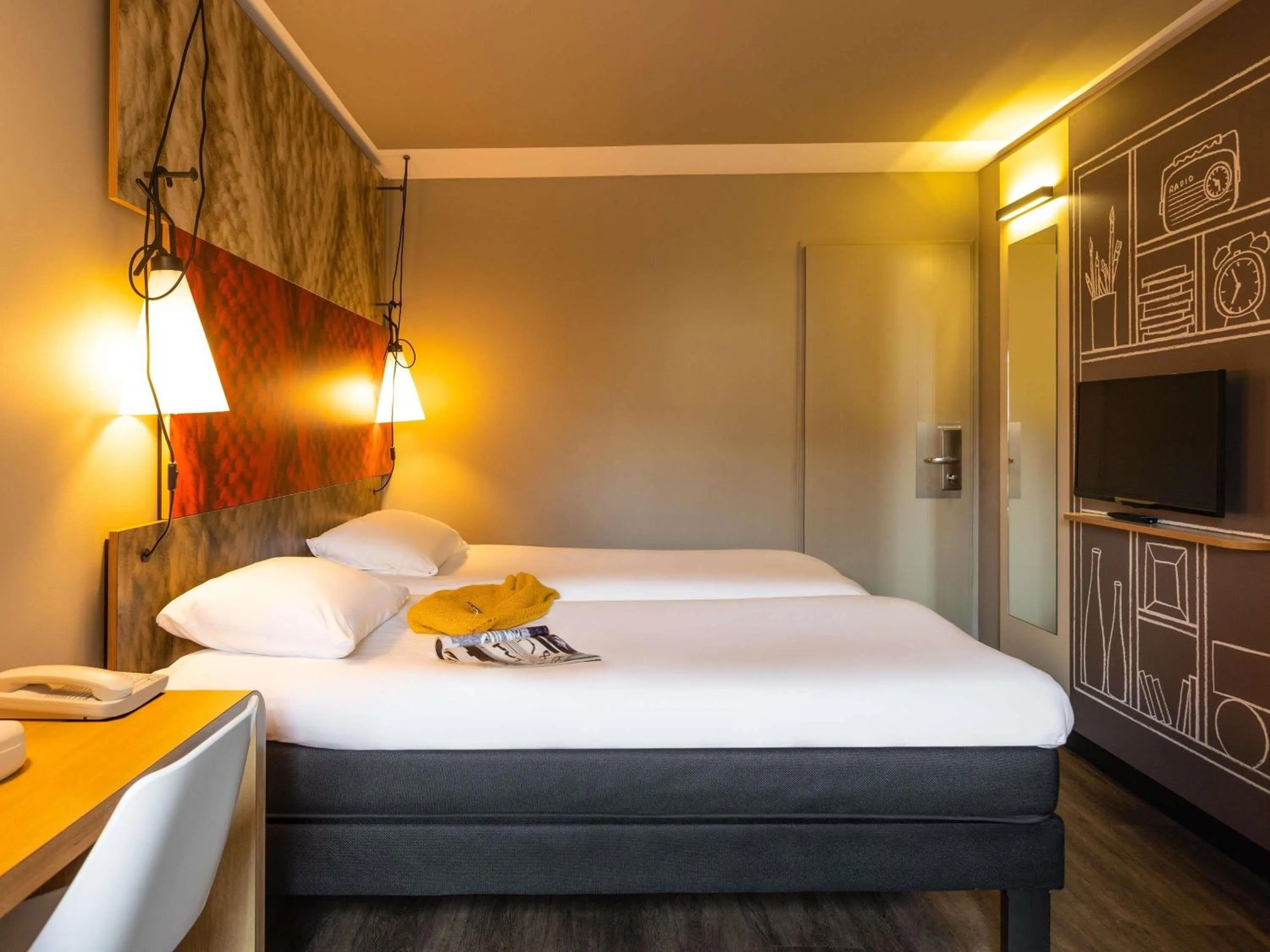 Bedroom, Bed in ibis Leuven Centrum