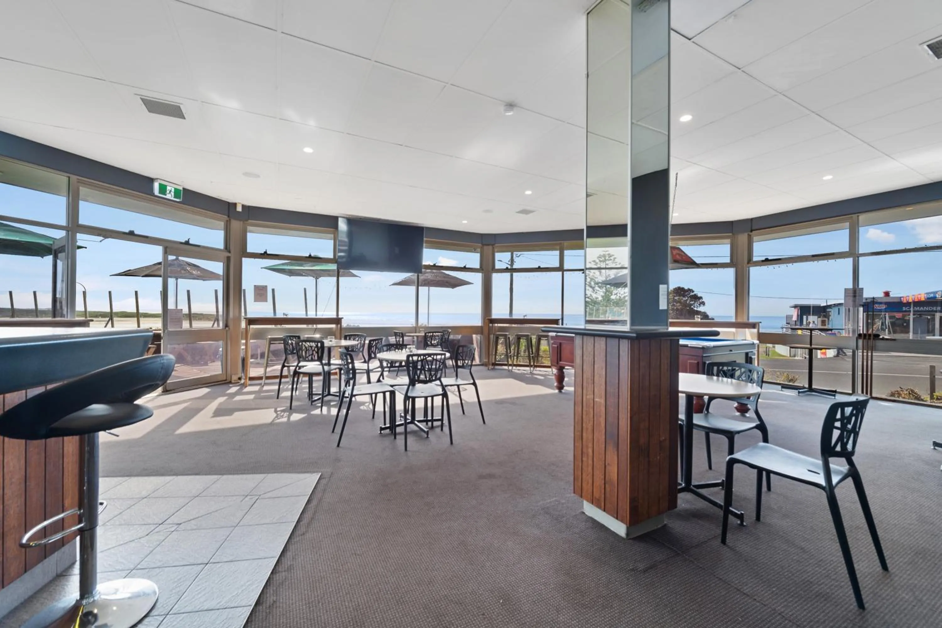 Lounge or bar in Scamander Beach Resort