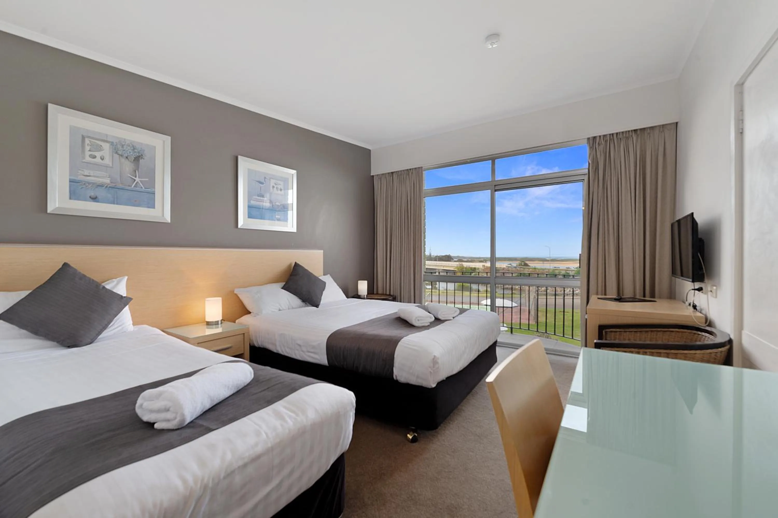Bedroom, Bed in Scamander Beach Resort