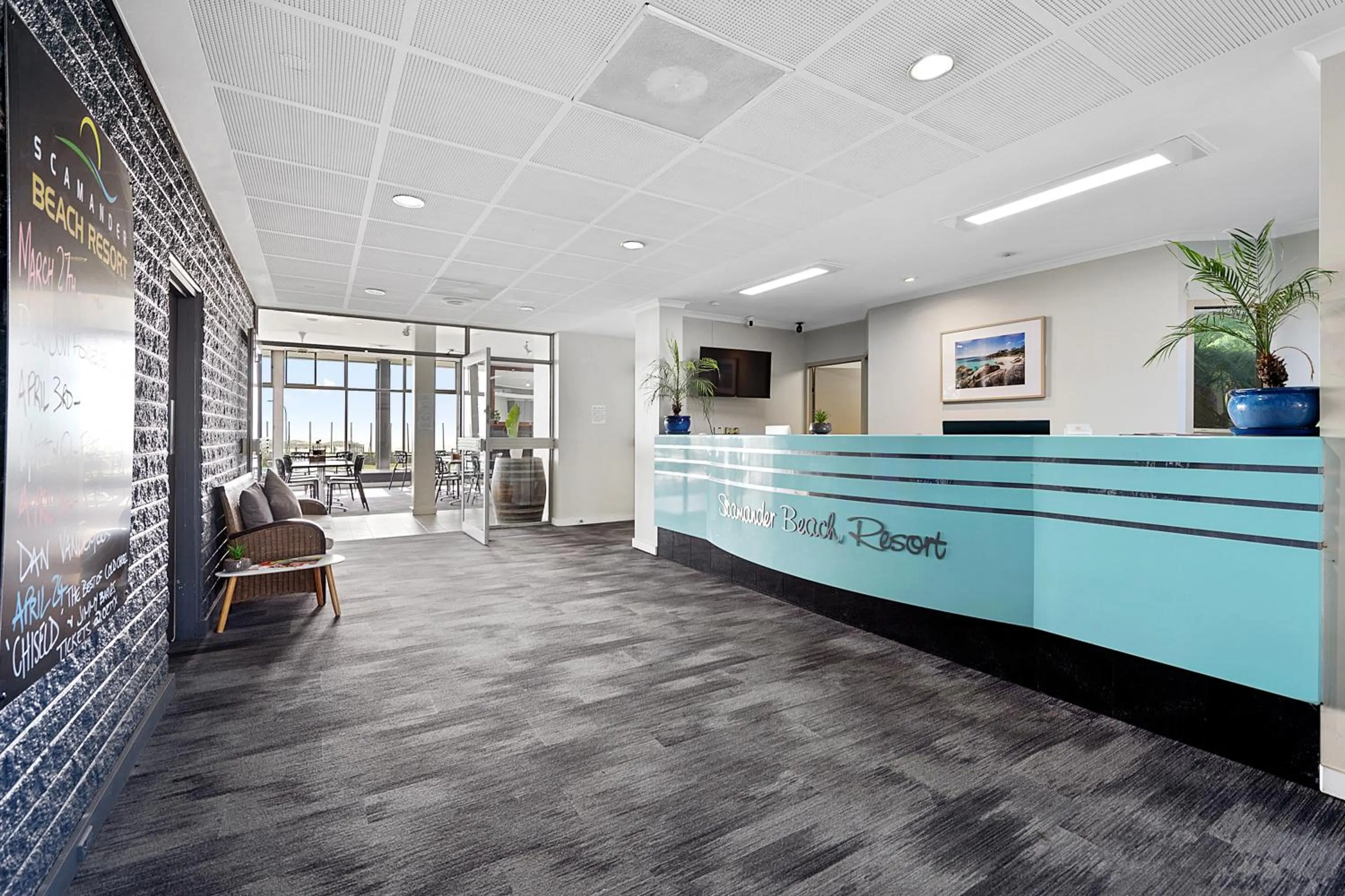 Facade/entrance in Scamander Beach Resort