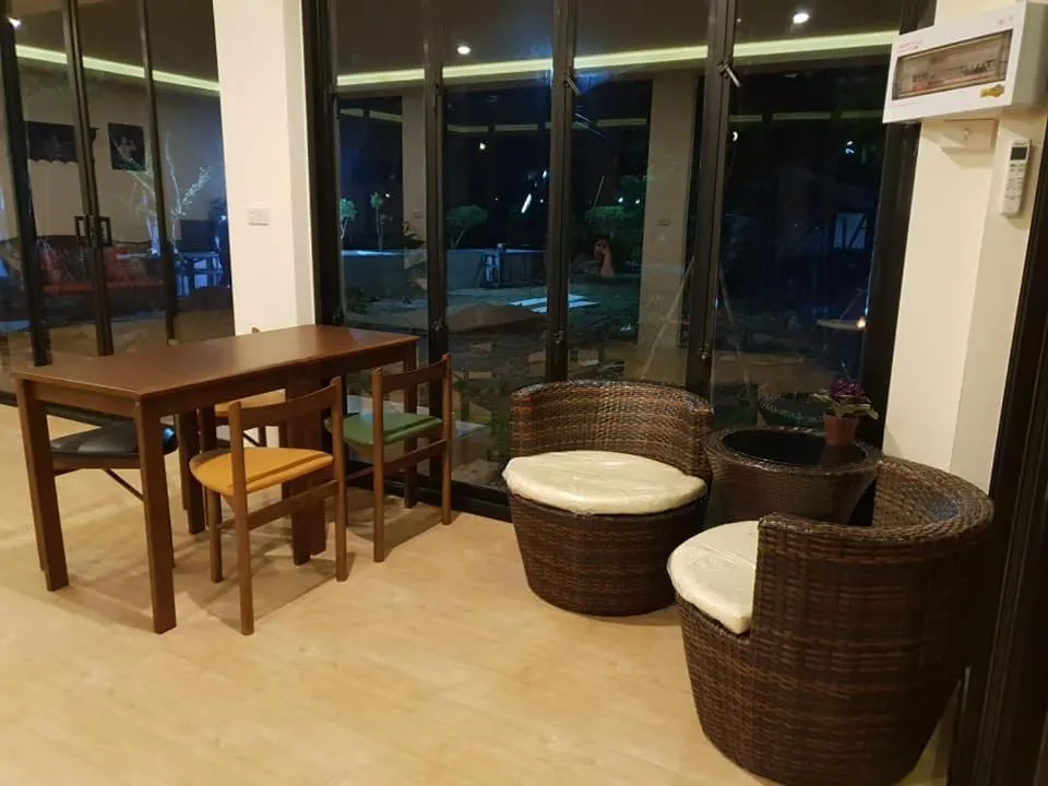 Restaurant/places to eat in T'Luck House Resort