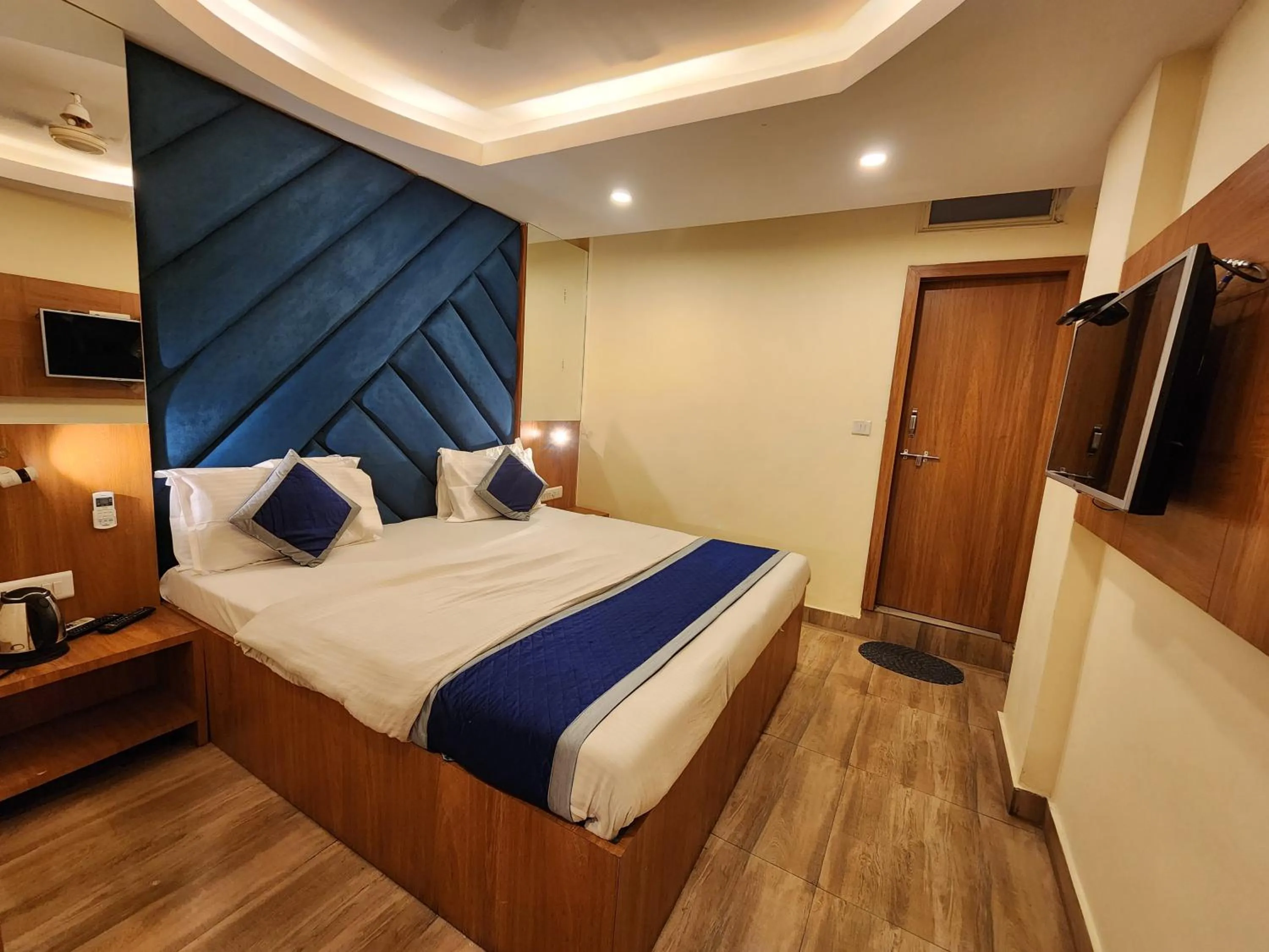 Bedroom, Bed in Hotel Savera