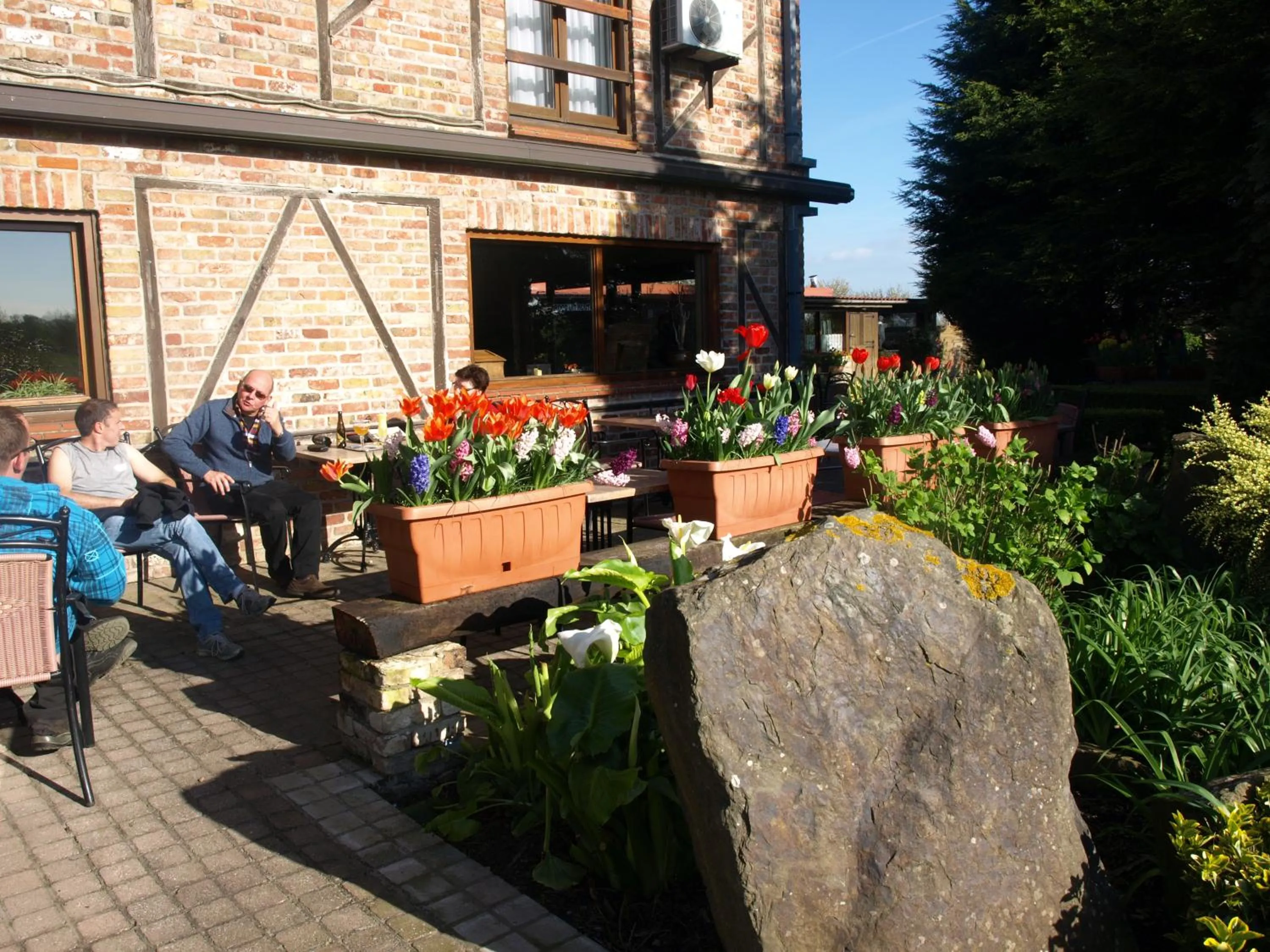 People in Hotel De Stokerij