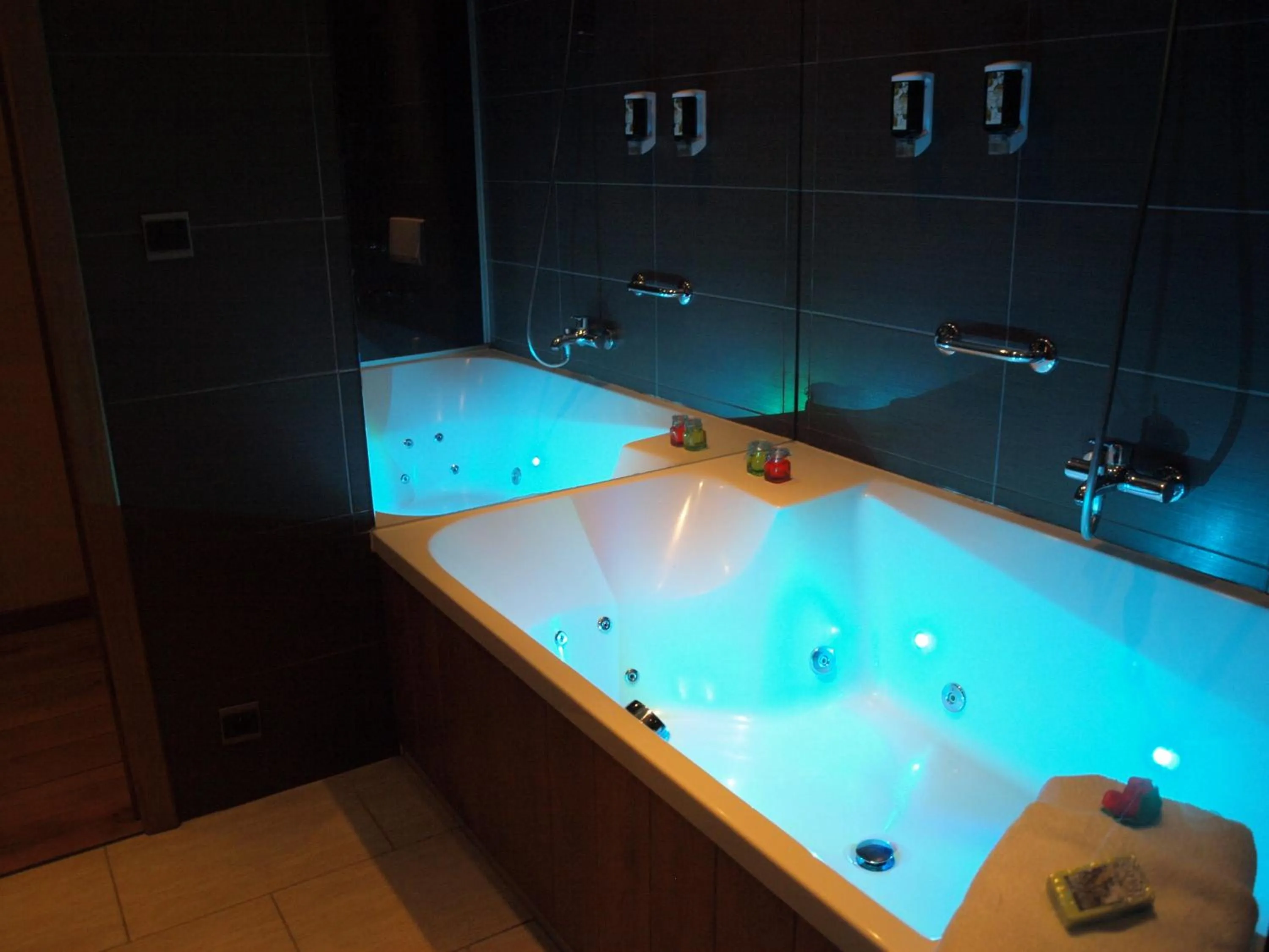 Bathroom in Hotel De Stokerij