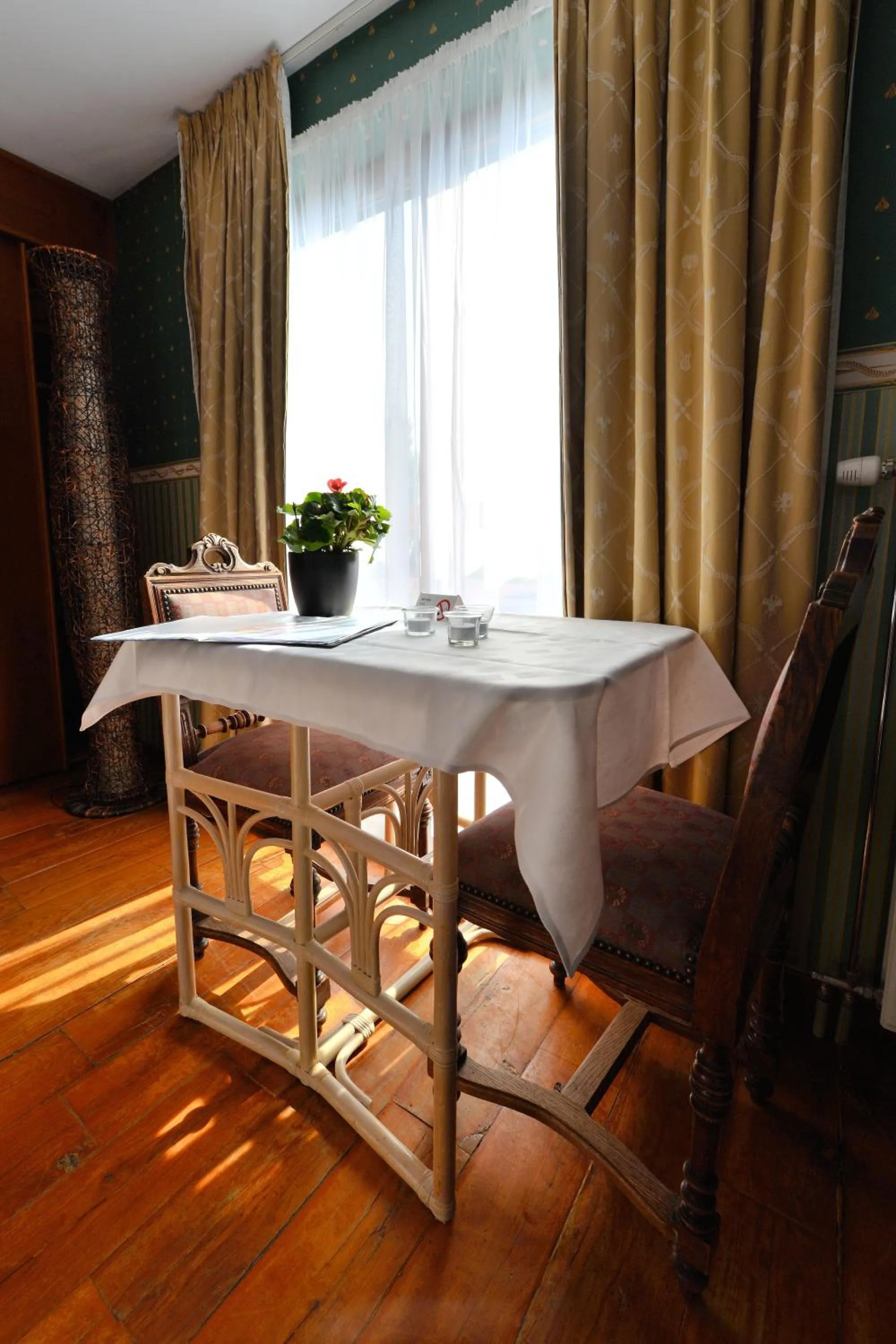 Bedroom in Hotel De Stokerij