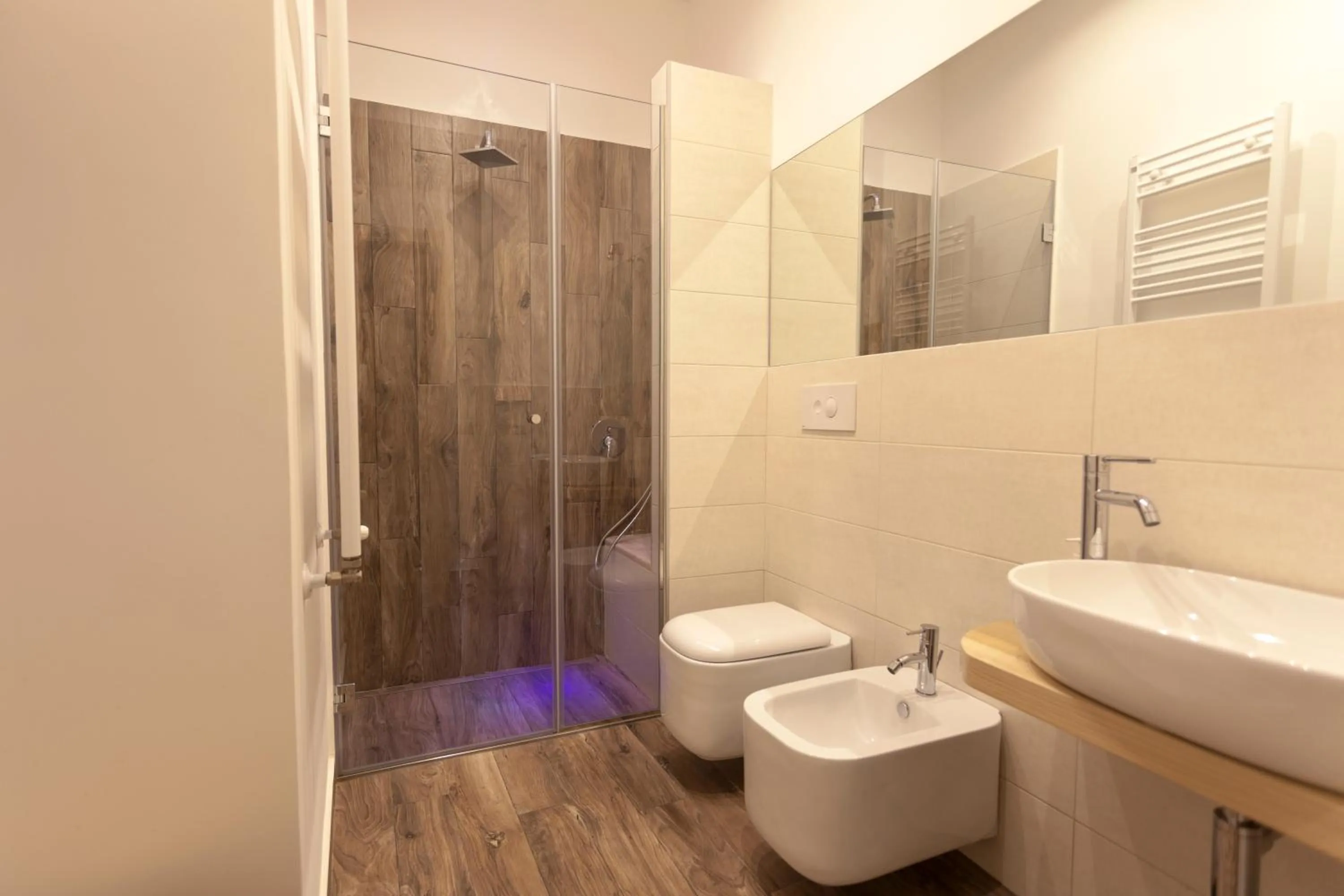 Shower in Piazza Marina