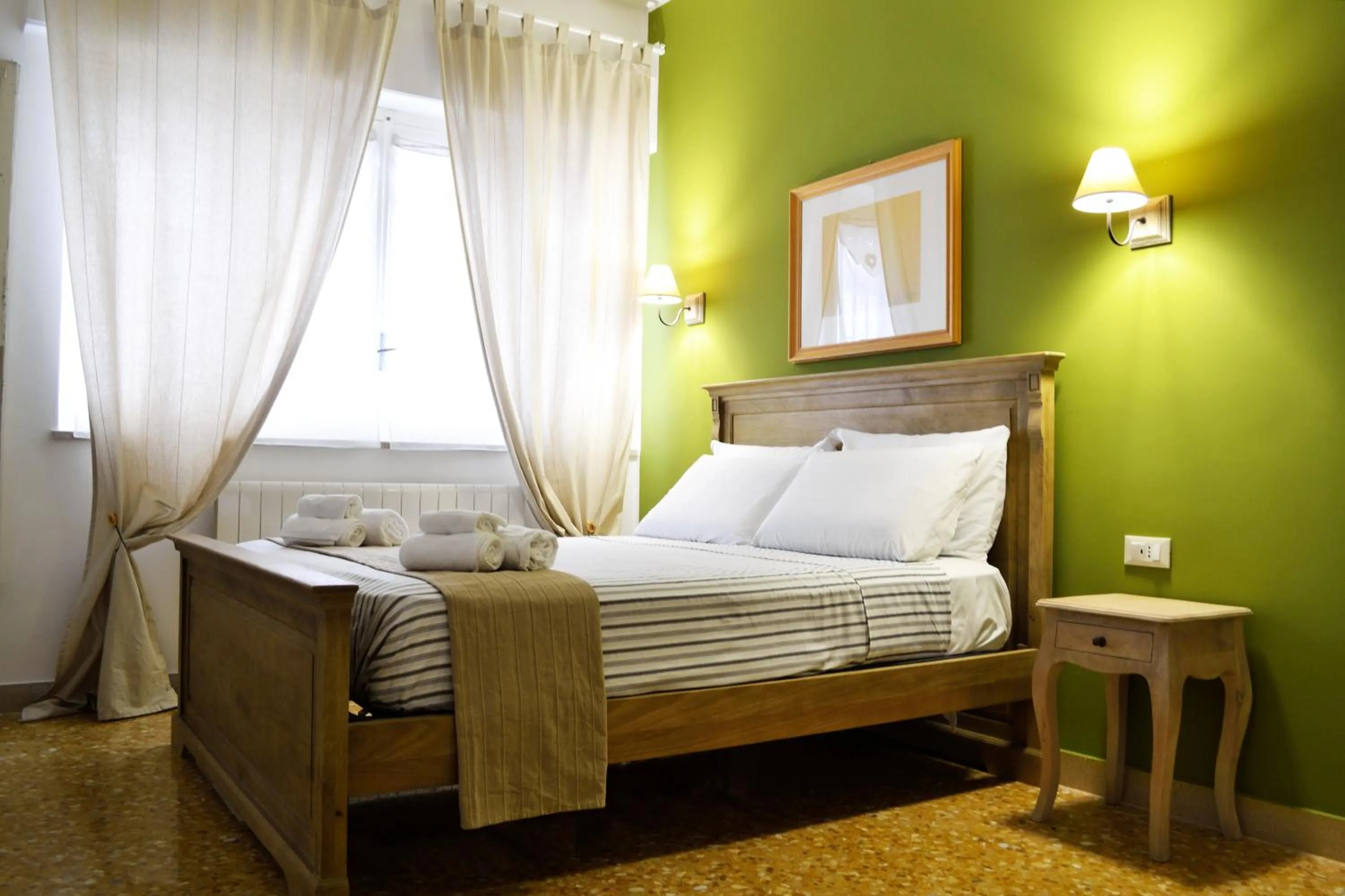 Photo of the whole room, Bed in Piazza Marina
