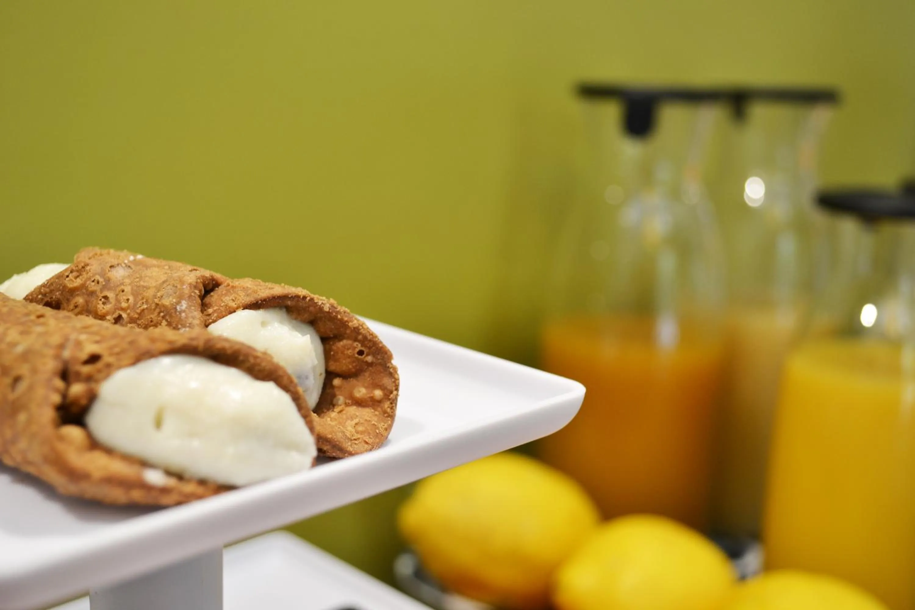 Breakfast in Piazza Marina