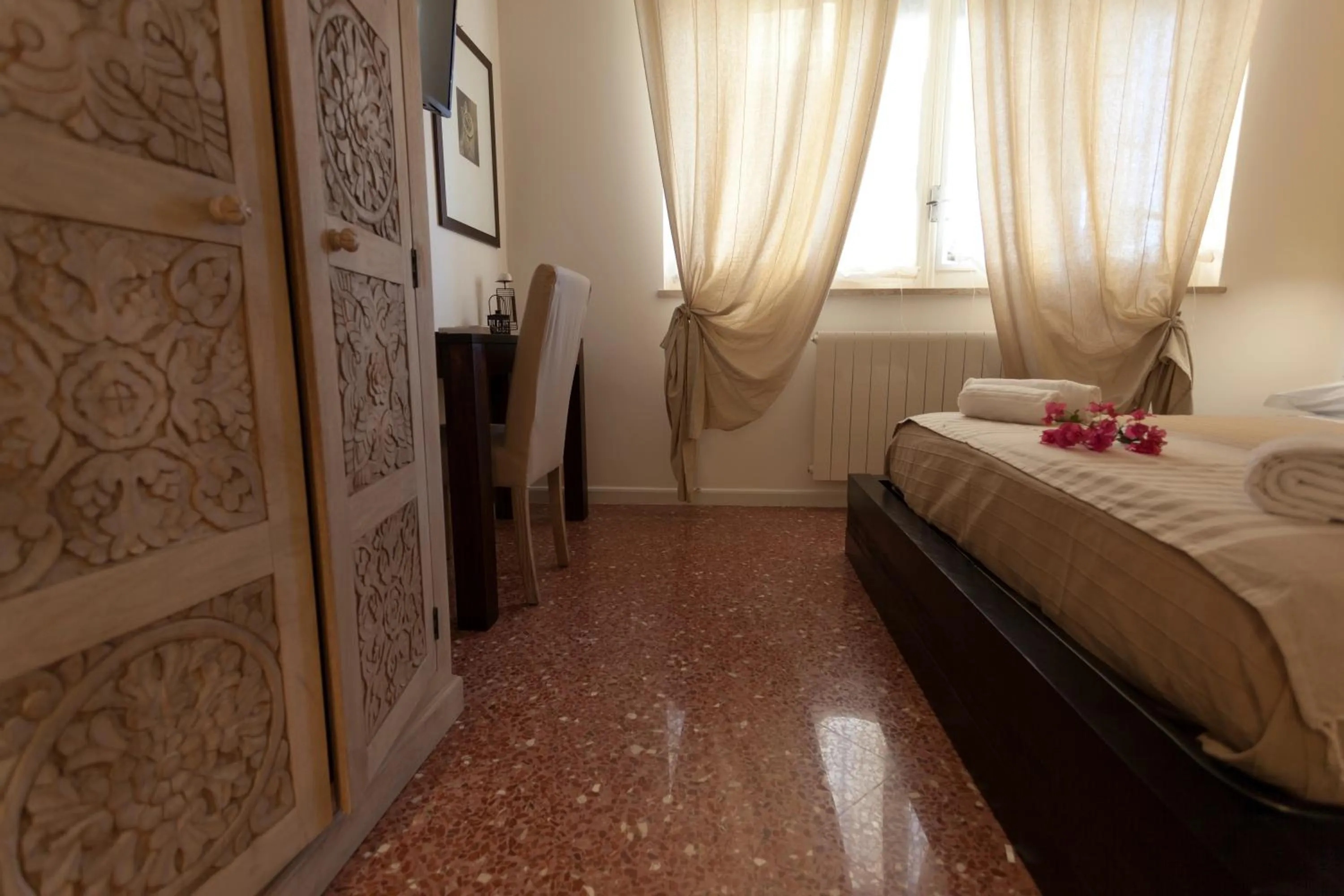 Photo of the whole room, Bed in Piazza Marina