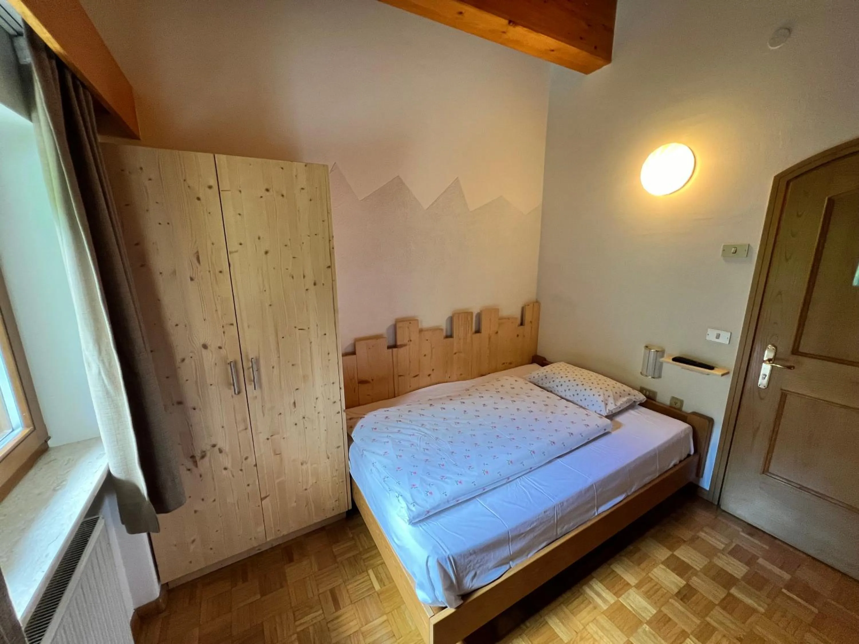 Garni Eden Bed and breakfast