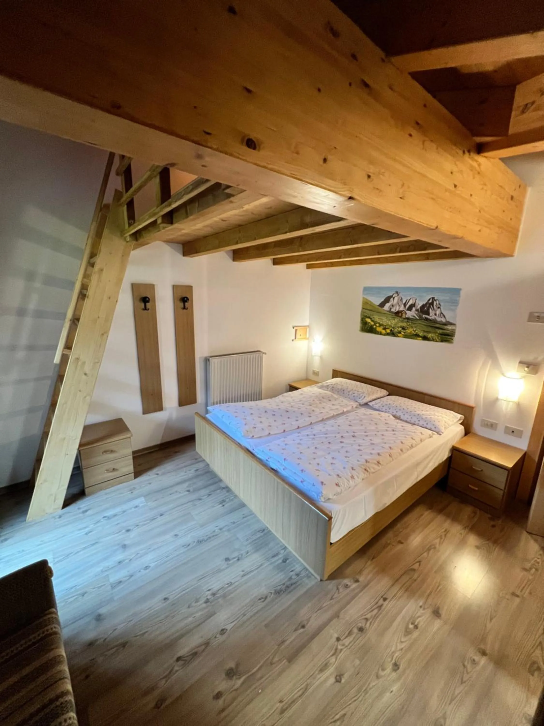 Garni Eden Bed and breakfast