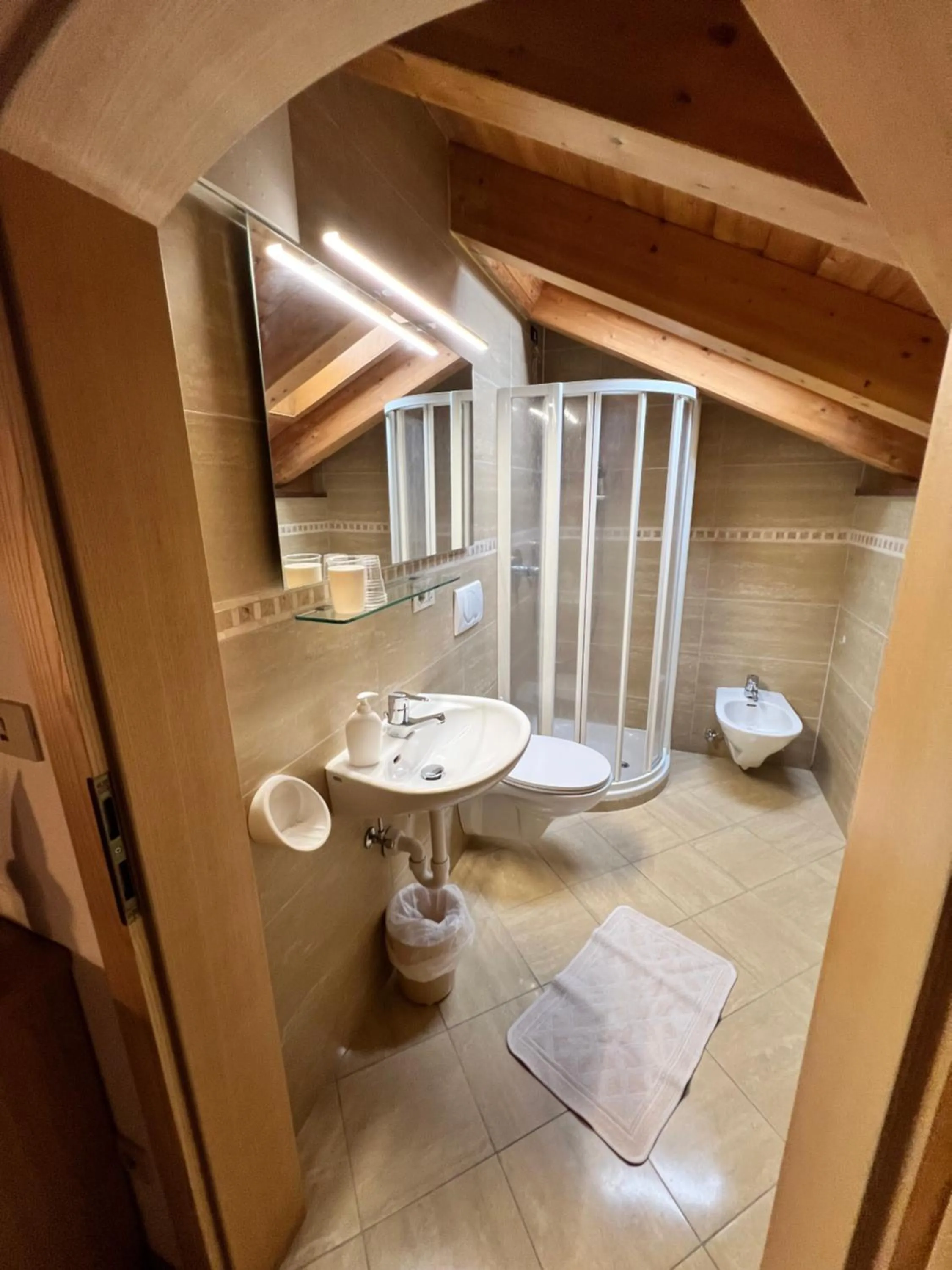 Garni Eden Bed and breakfast