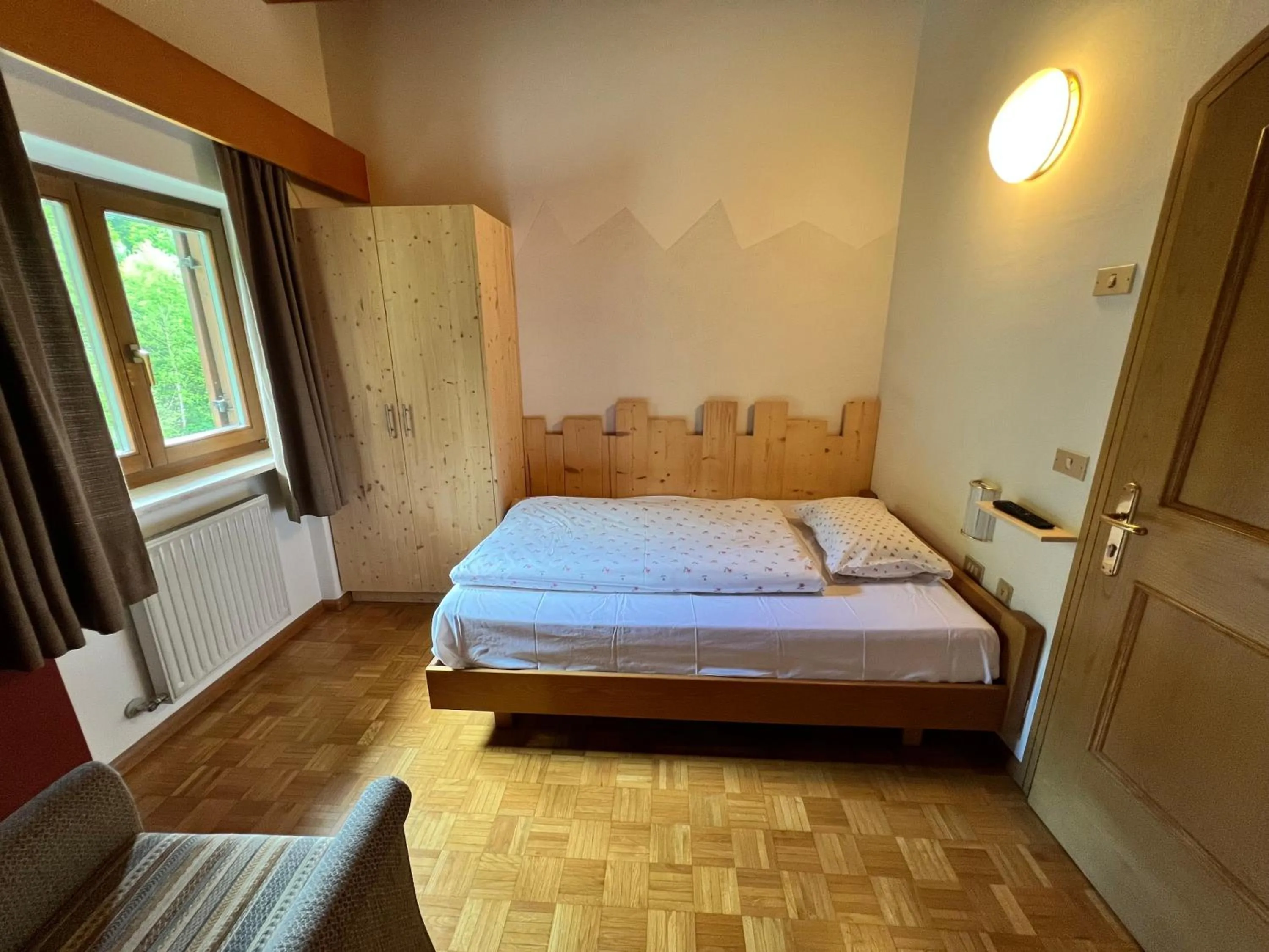 Garni Eden Bed and breakfast