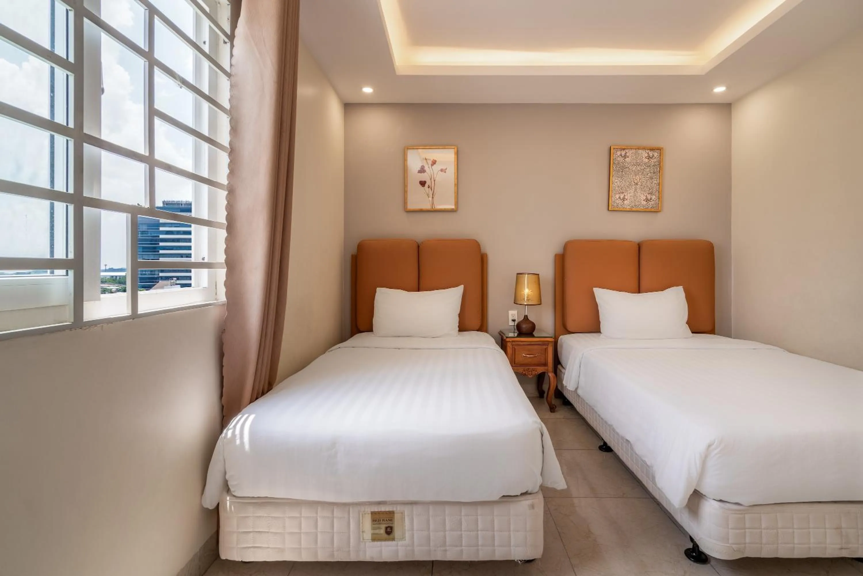 Bed in SAZI Erato Hotel - Free Airport & Breakfast