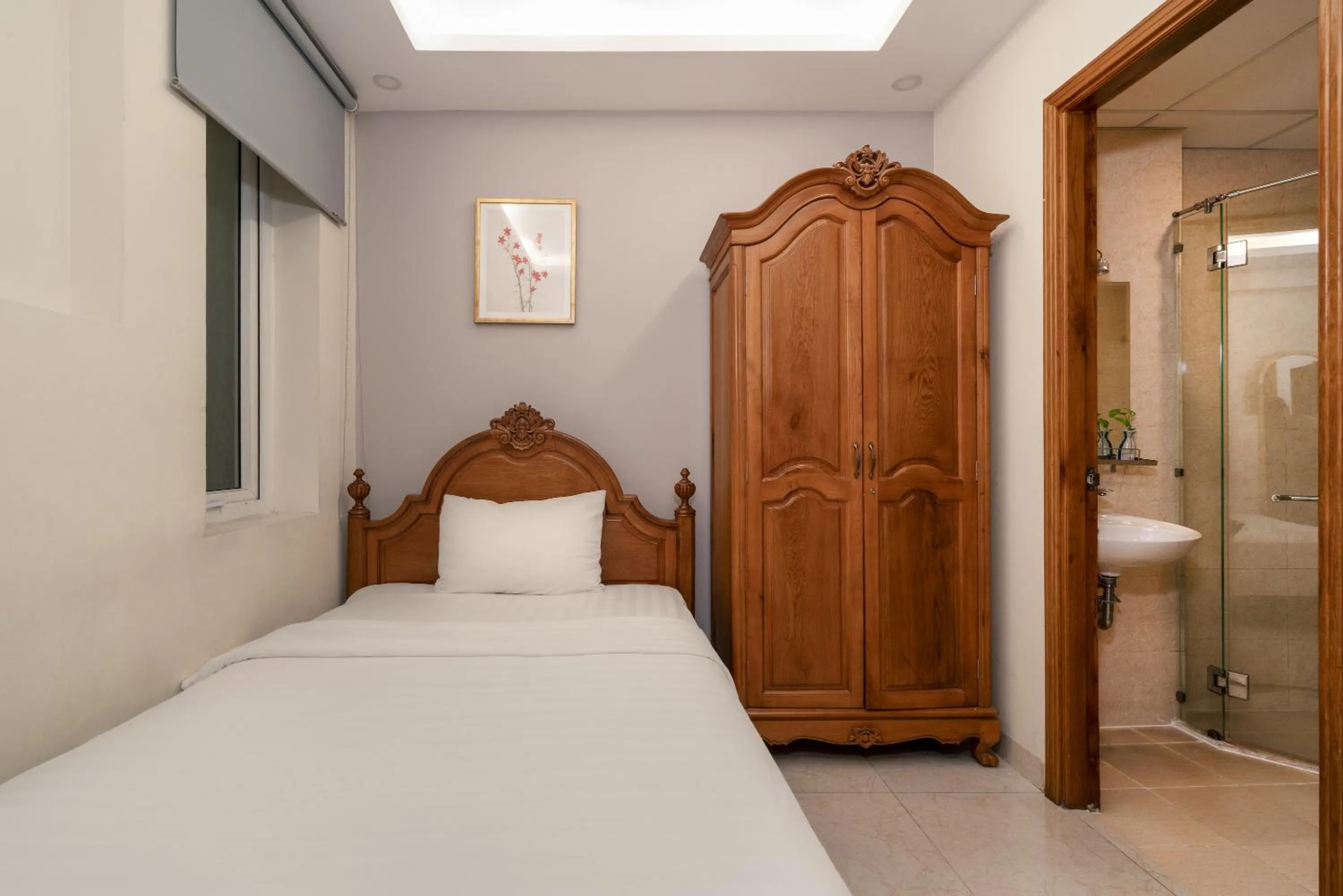 Bed in SAZI Erato Hotel - Free Airport & Breakfast