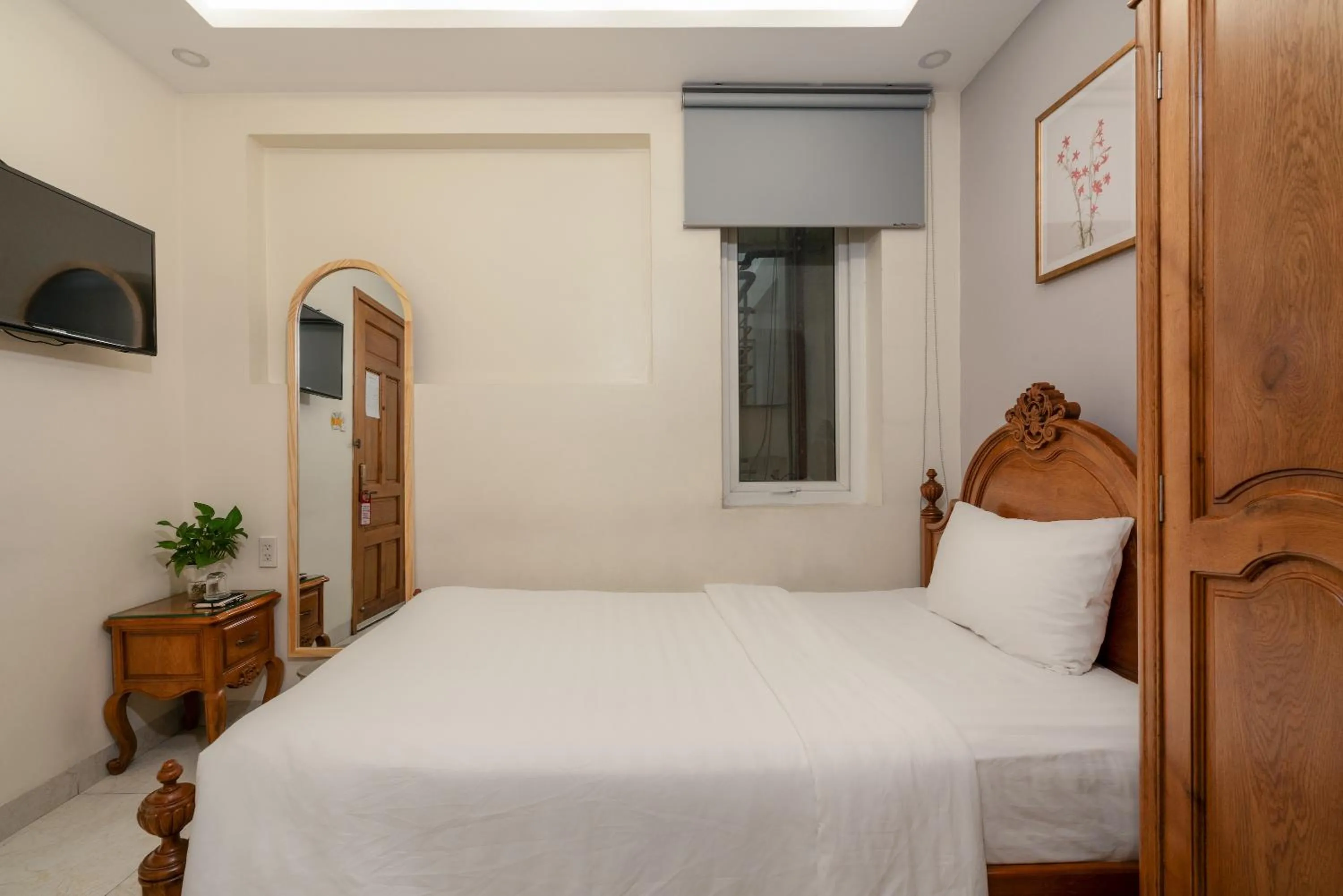 Bed in SAZI Erato Hotel - Free Airport & Breakfast