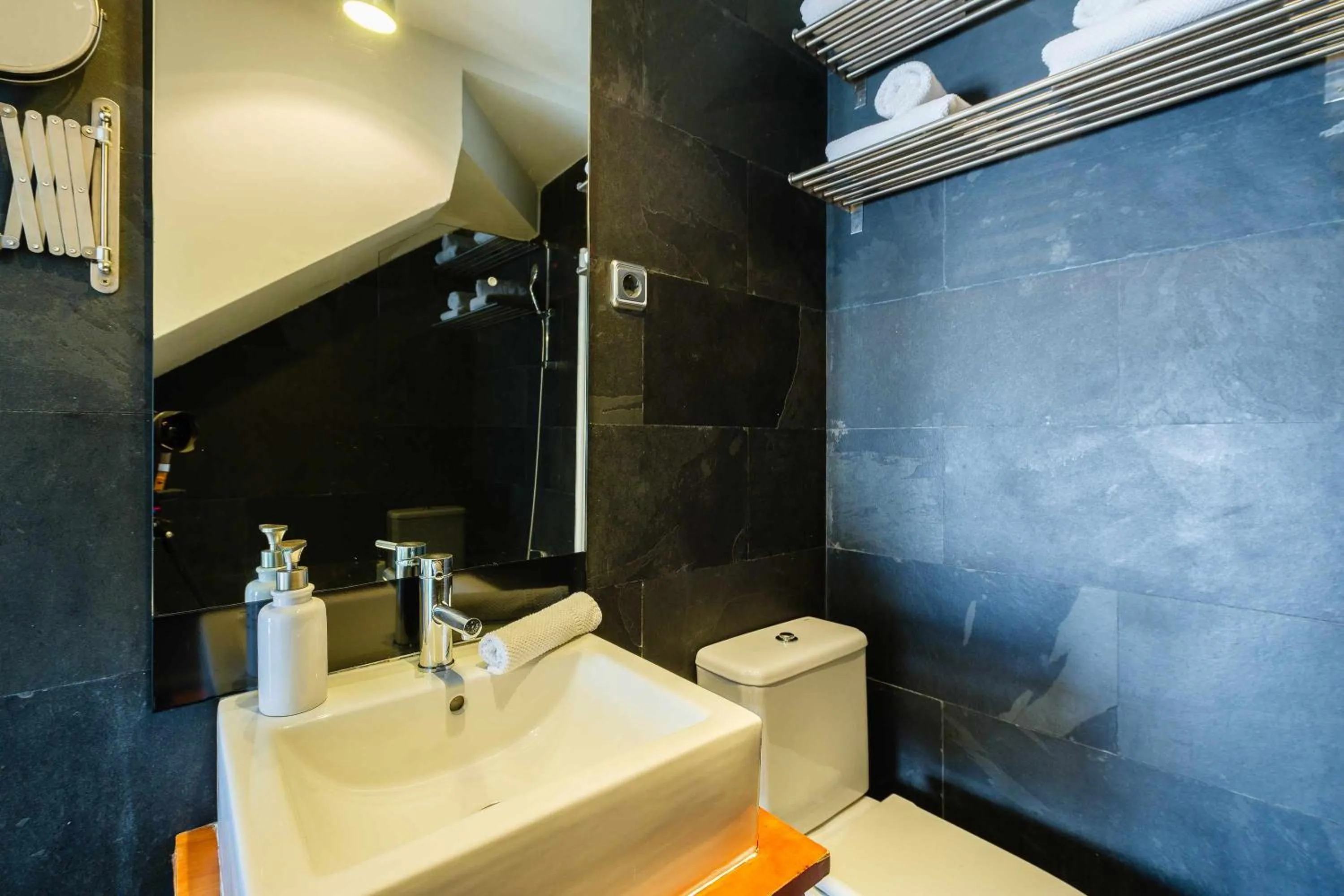 Bathroom in Toledo AP Alojamiento Turísticos