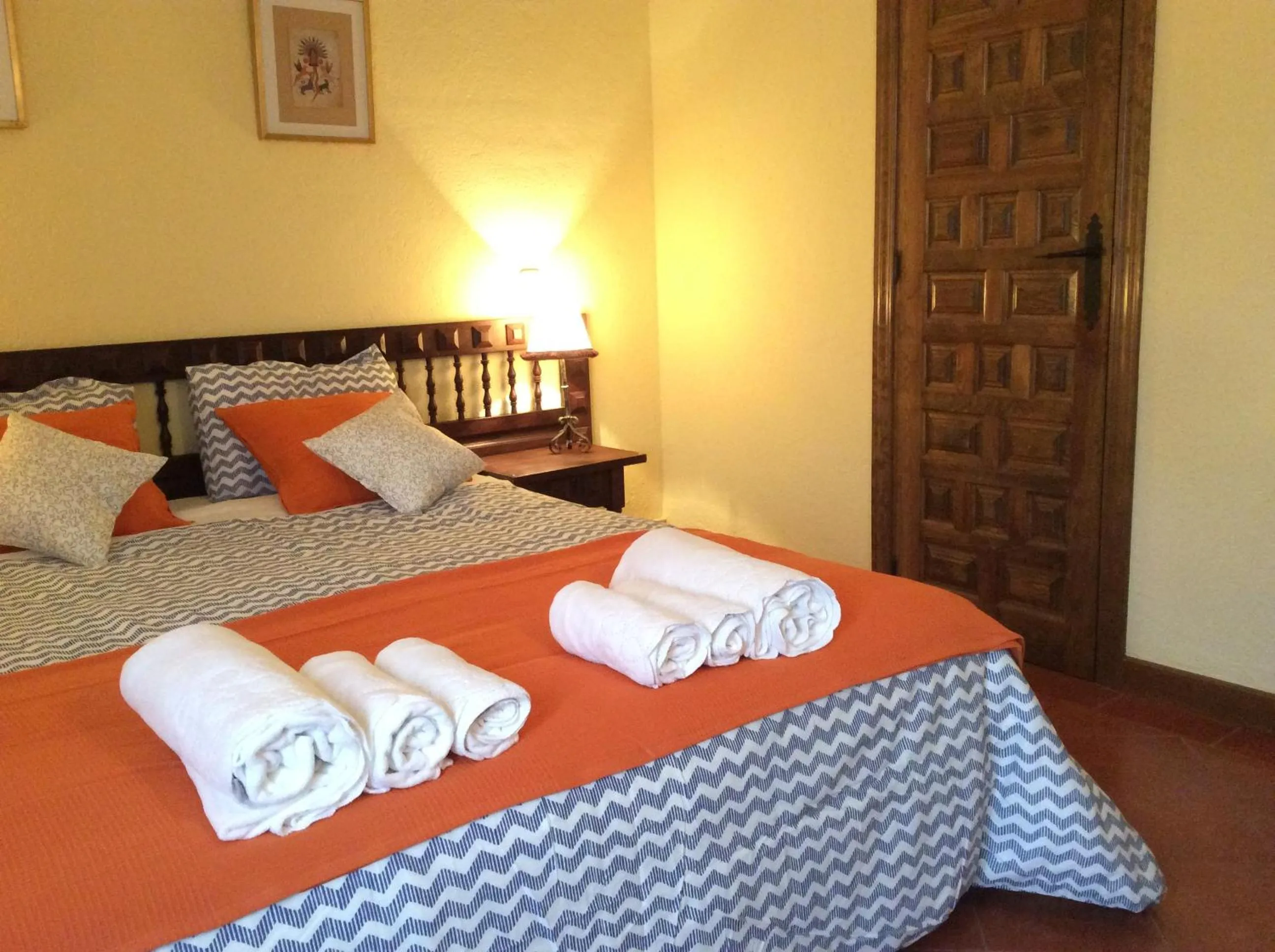 Photo of the whole room, Bed in Casa Lola