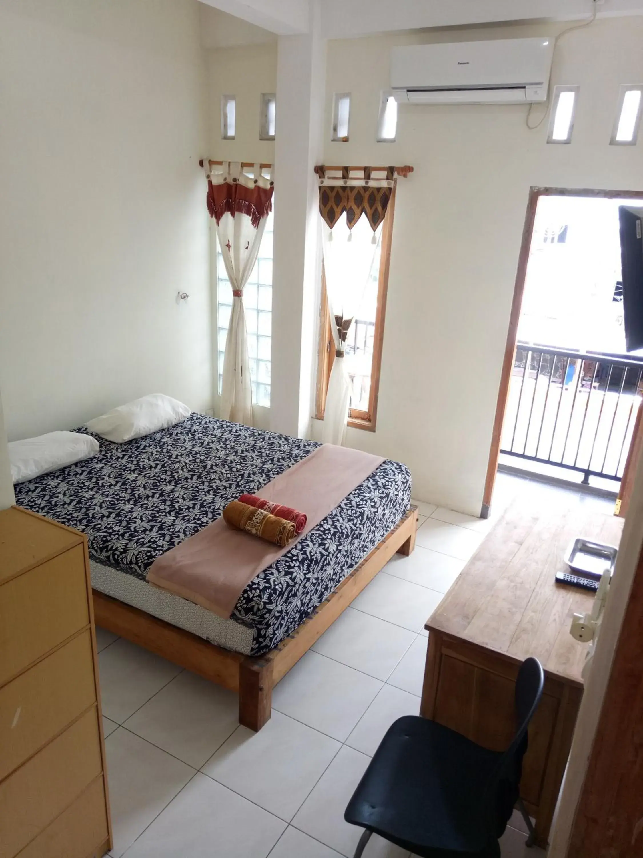 Losmen Fadel Malioboro Jogja Losmen Fadel Malioboro Jogja