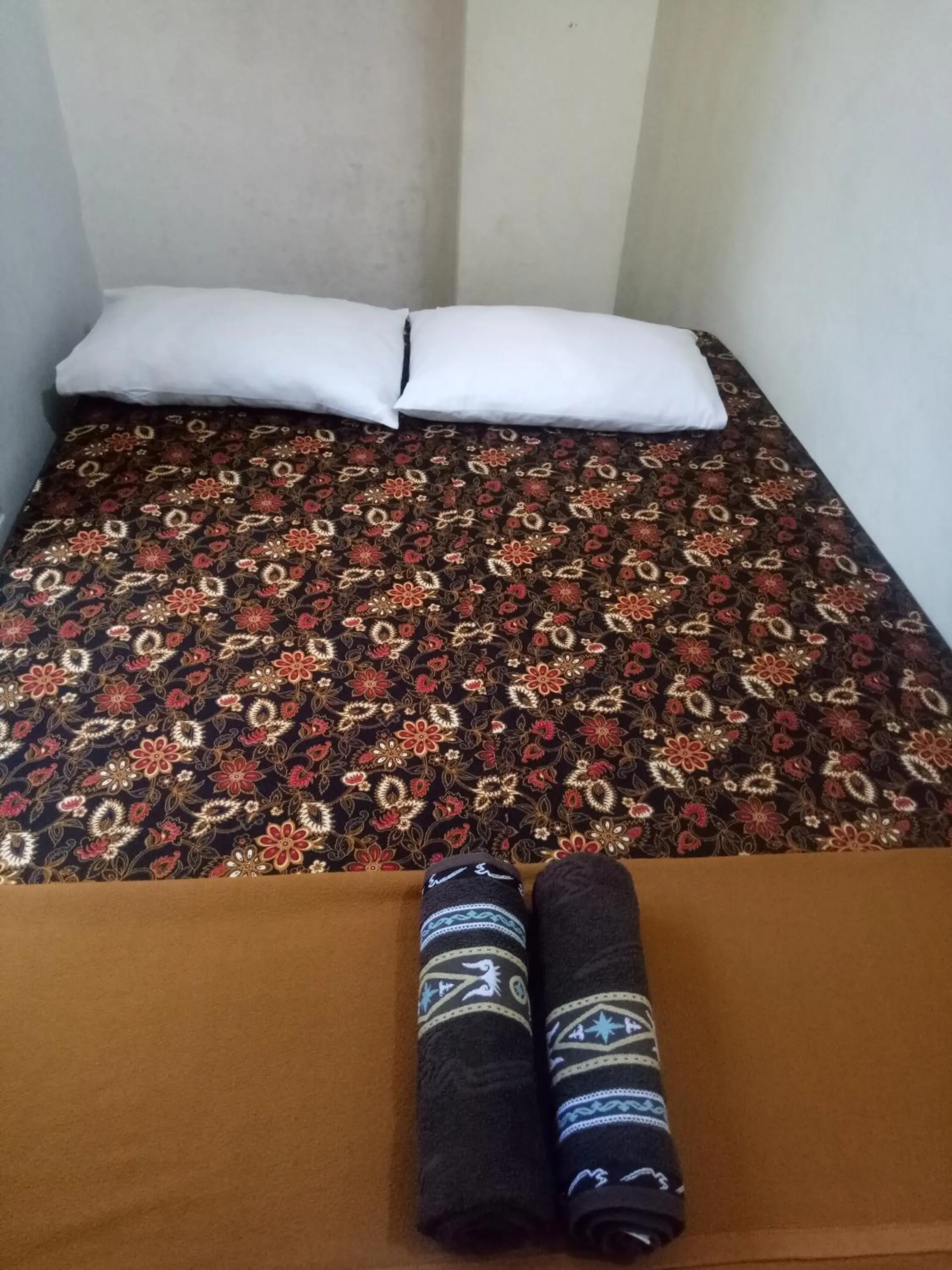 Property building, Bed in Losmen Fadel Malioboro Jogja