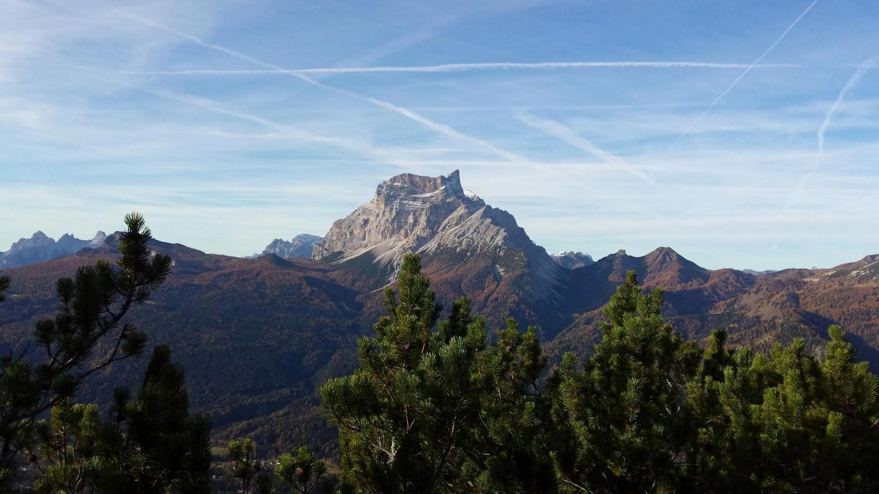 Hiking in Hotel Albergo Dolomiti
