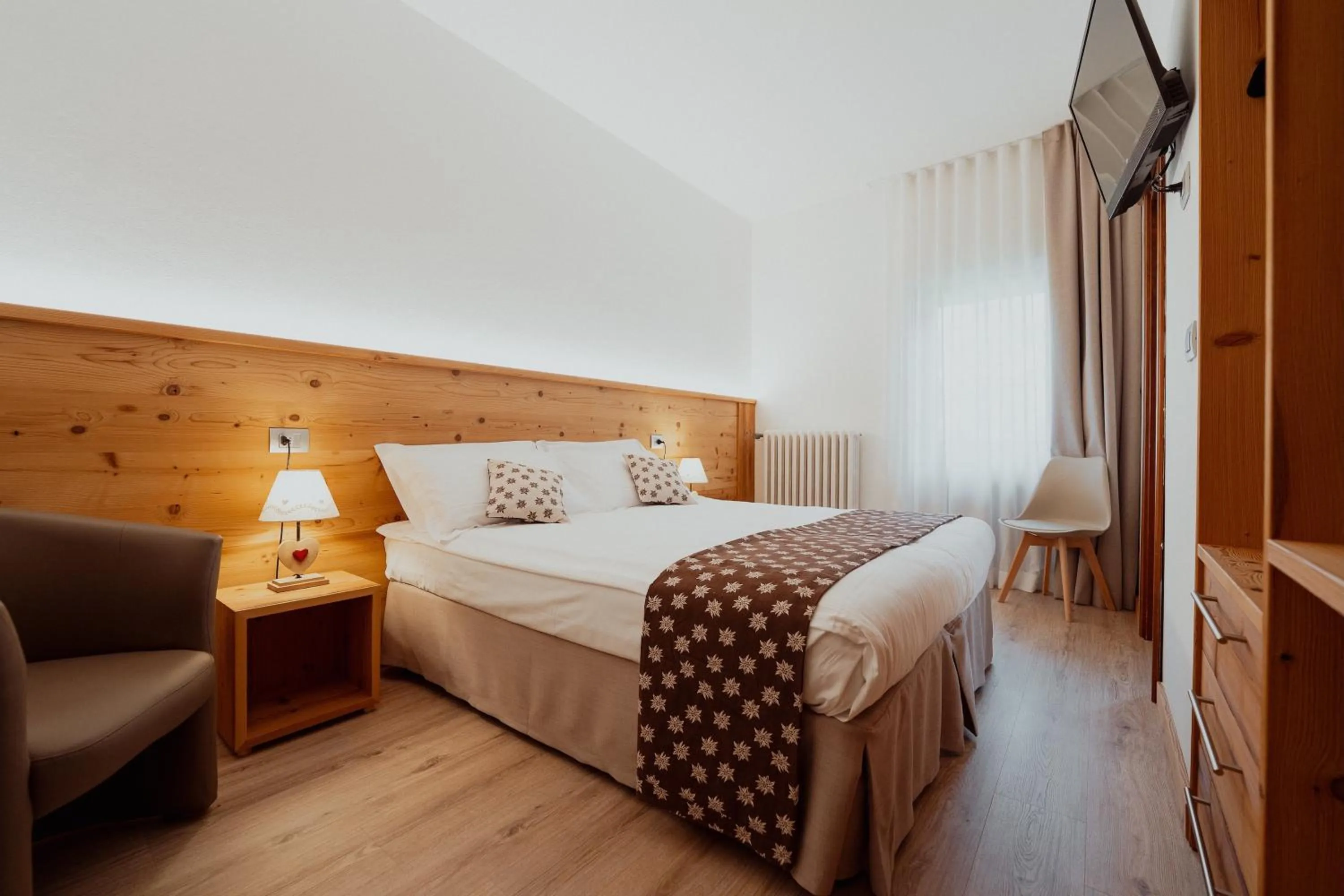 Bedroom, Bed in Hotel Albergo Dolomiti