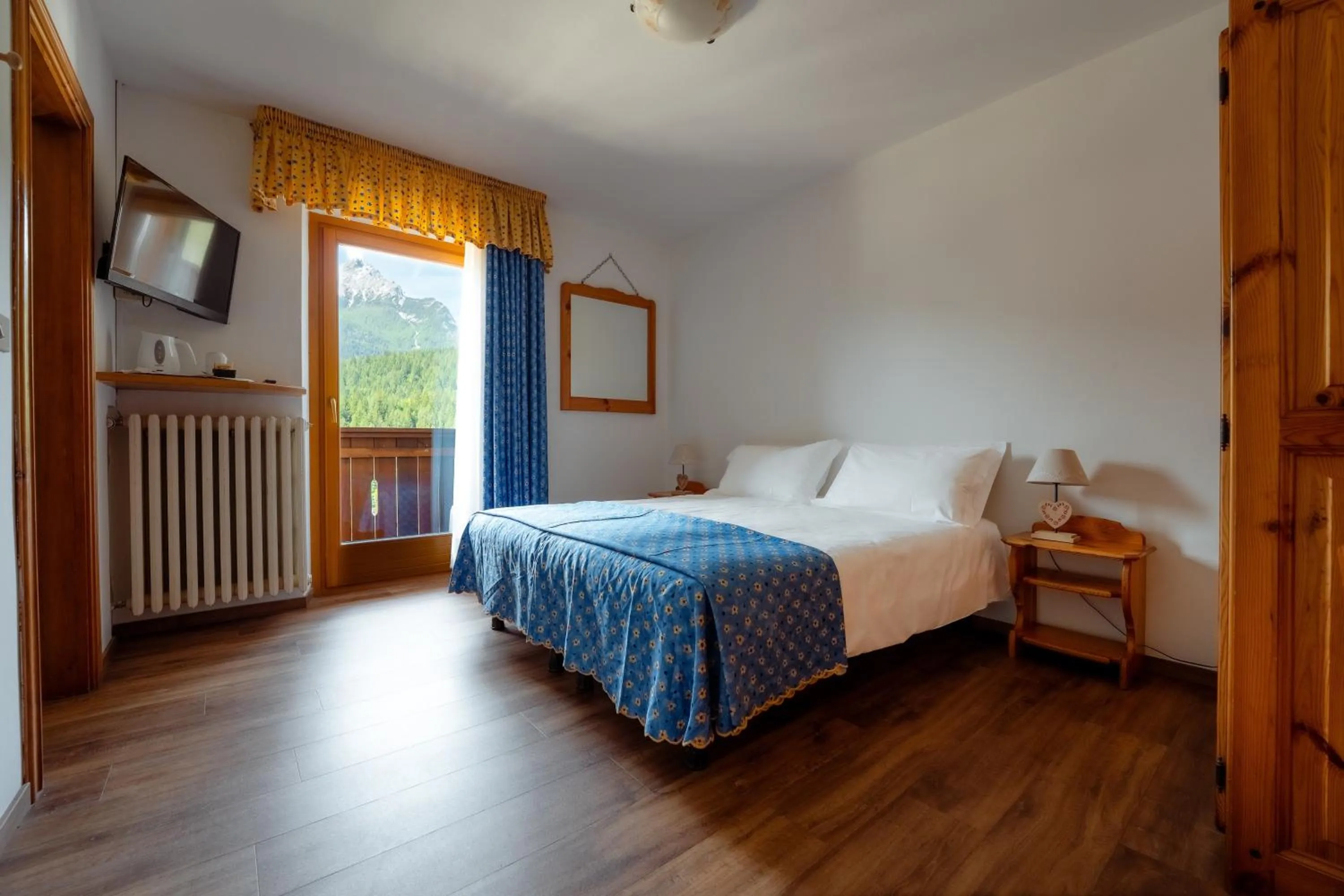Bedroom, Bed in Hotel Albergo Dolomiti
