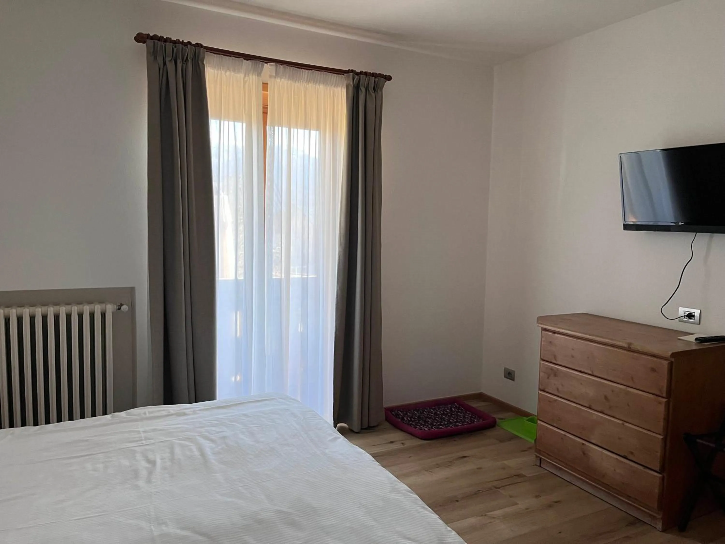 Bed in Hotel Albergo Dolomiti