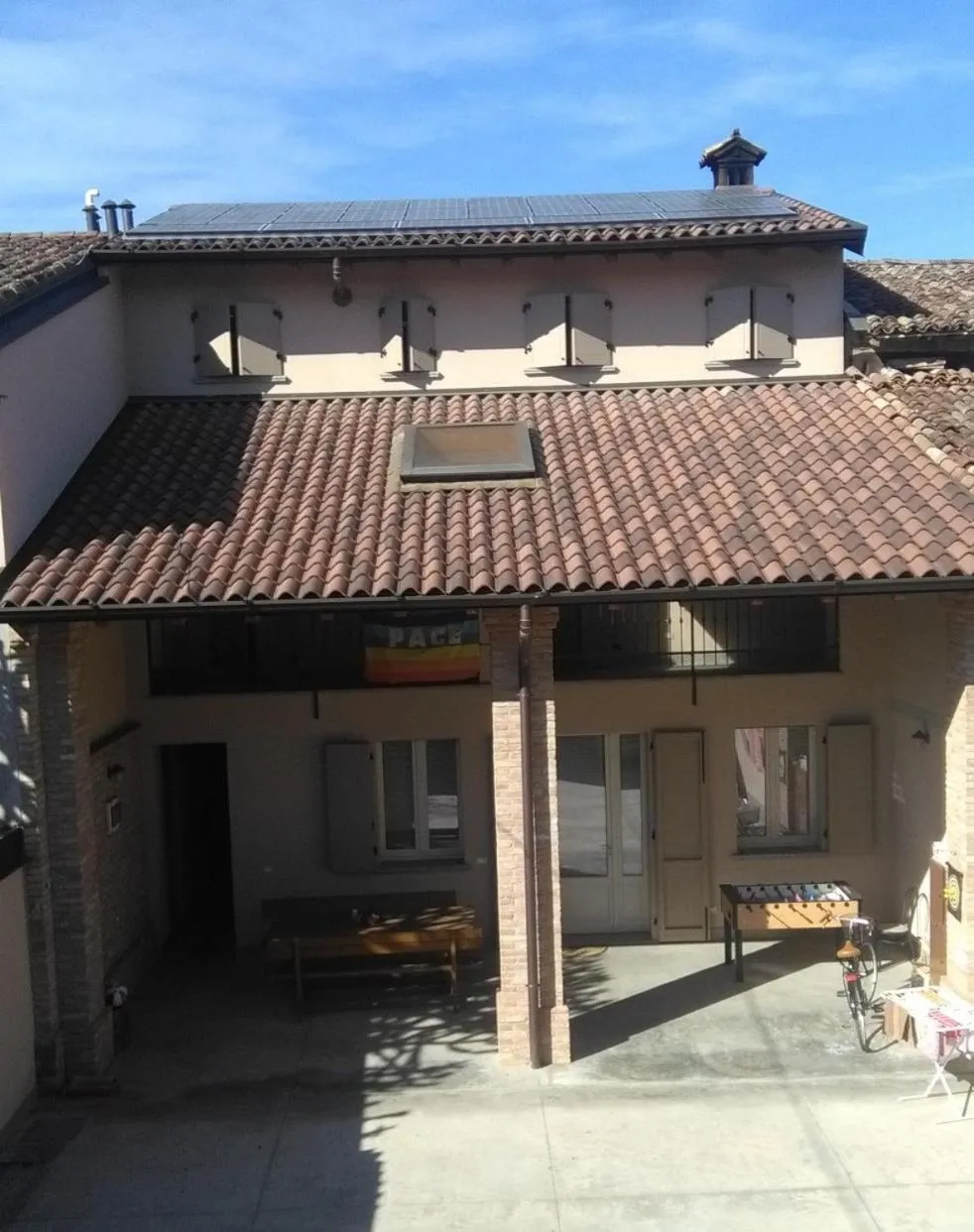 Inner courtyard view in Up b&b