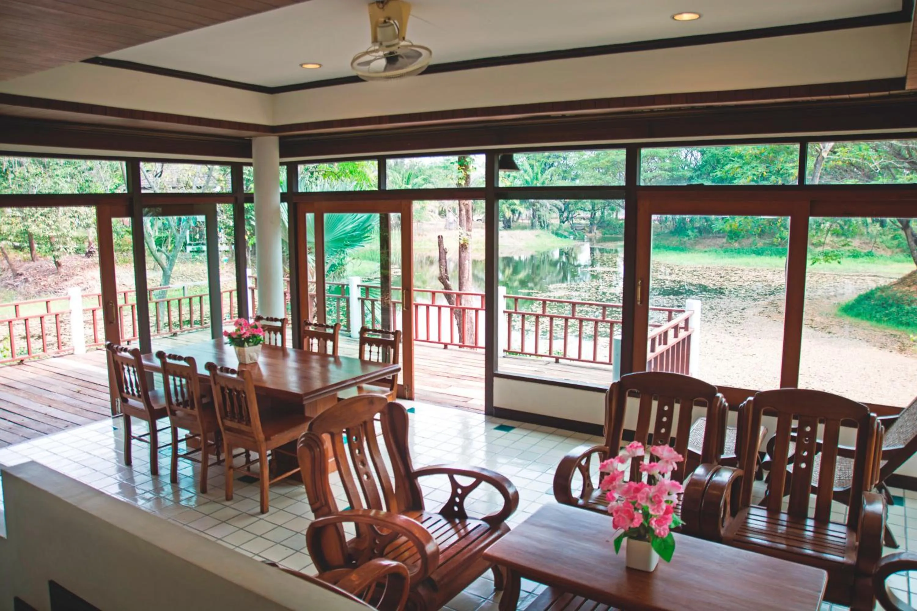 Dining area in Tak Andaman Resort & Hotel