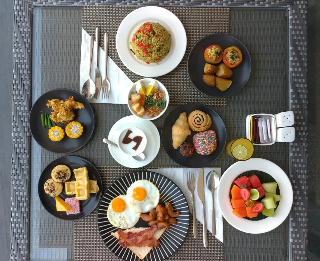 Breakfast in Swiss-Belresort Pecatu