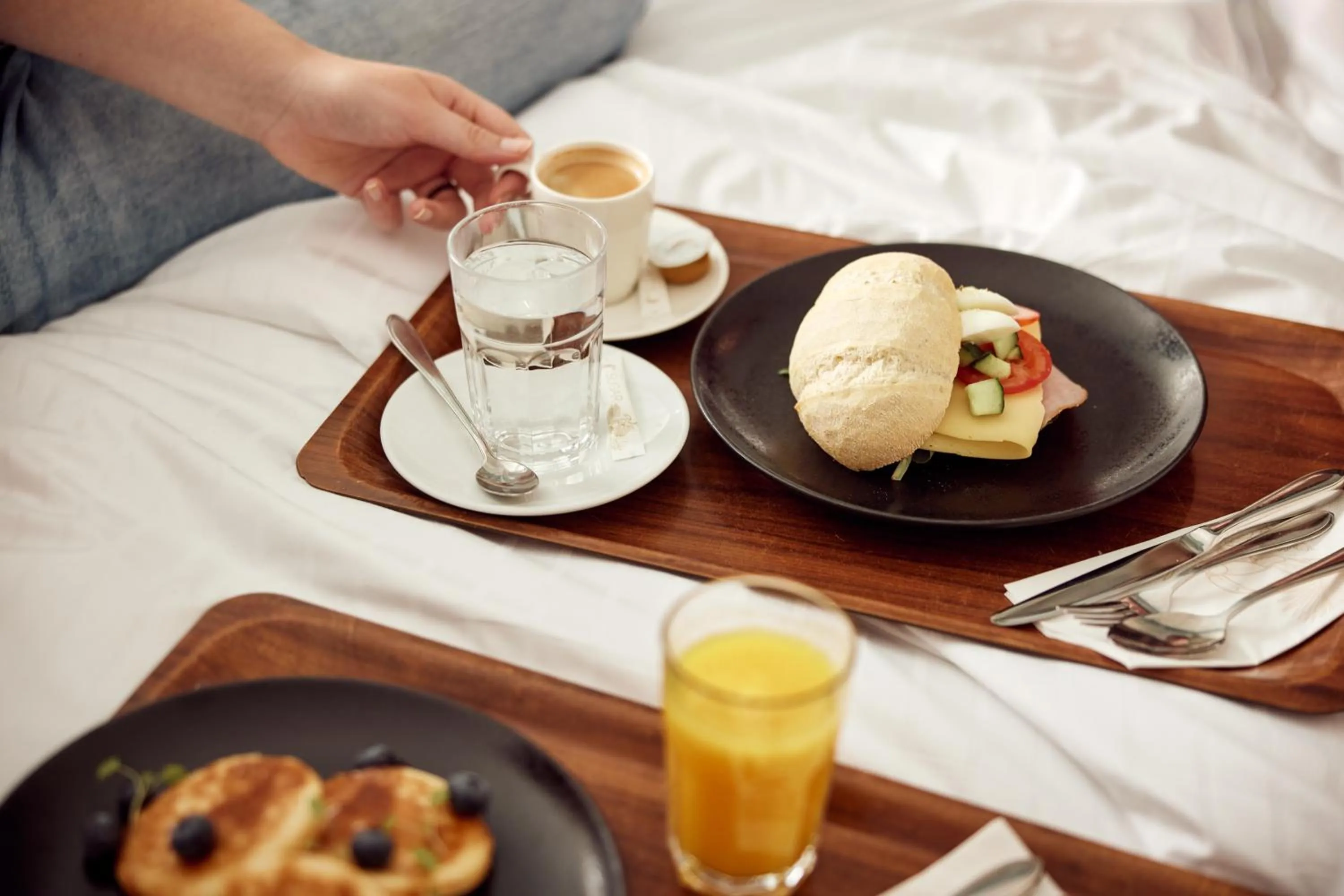 Food and drinks, Bed in Van der Valk Hotel Groningen-Hoogkerk